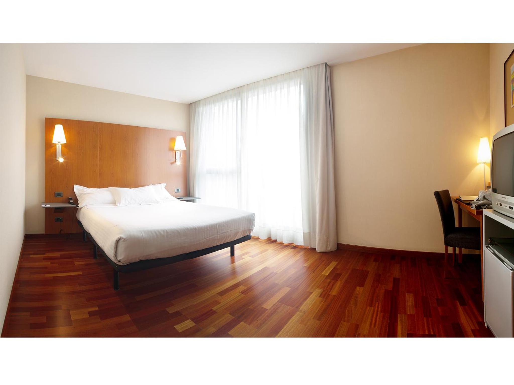Double Room - Photo 5