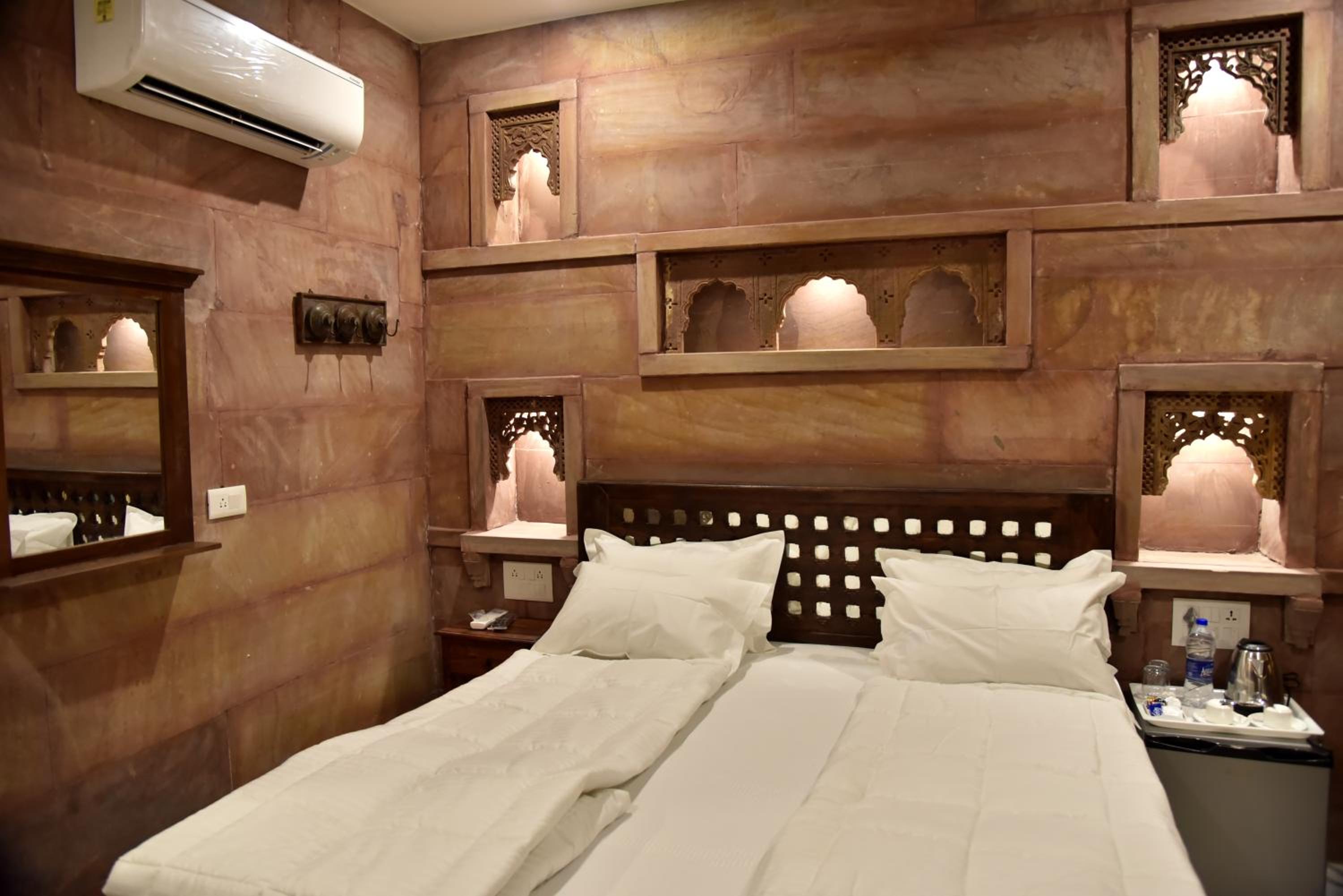 King Room with Balcony photo 1