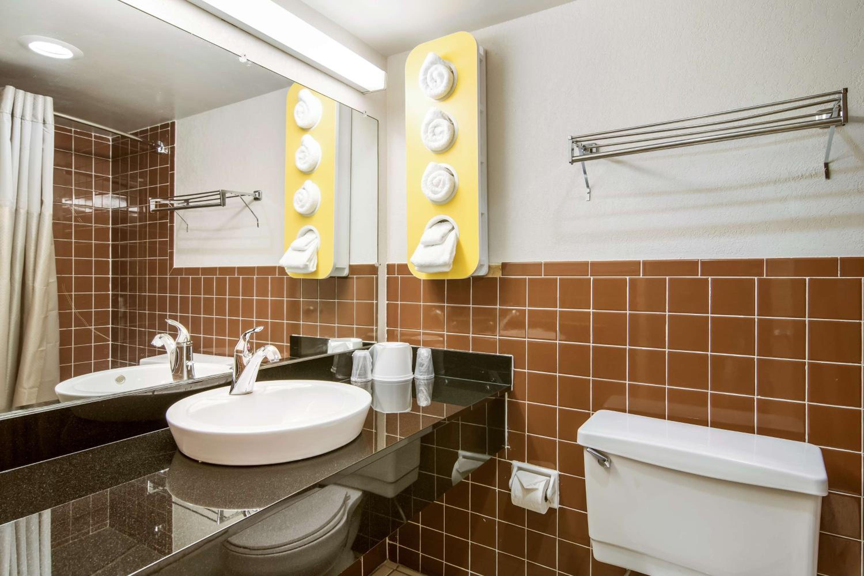 Deluxe Quadruple Room - Non-Smoking photo 2