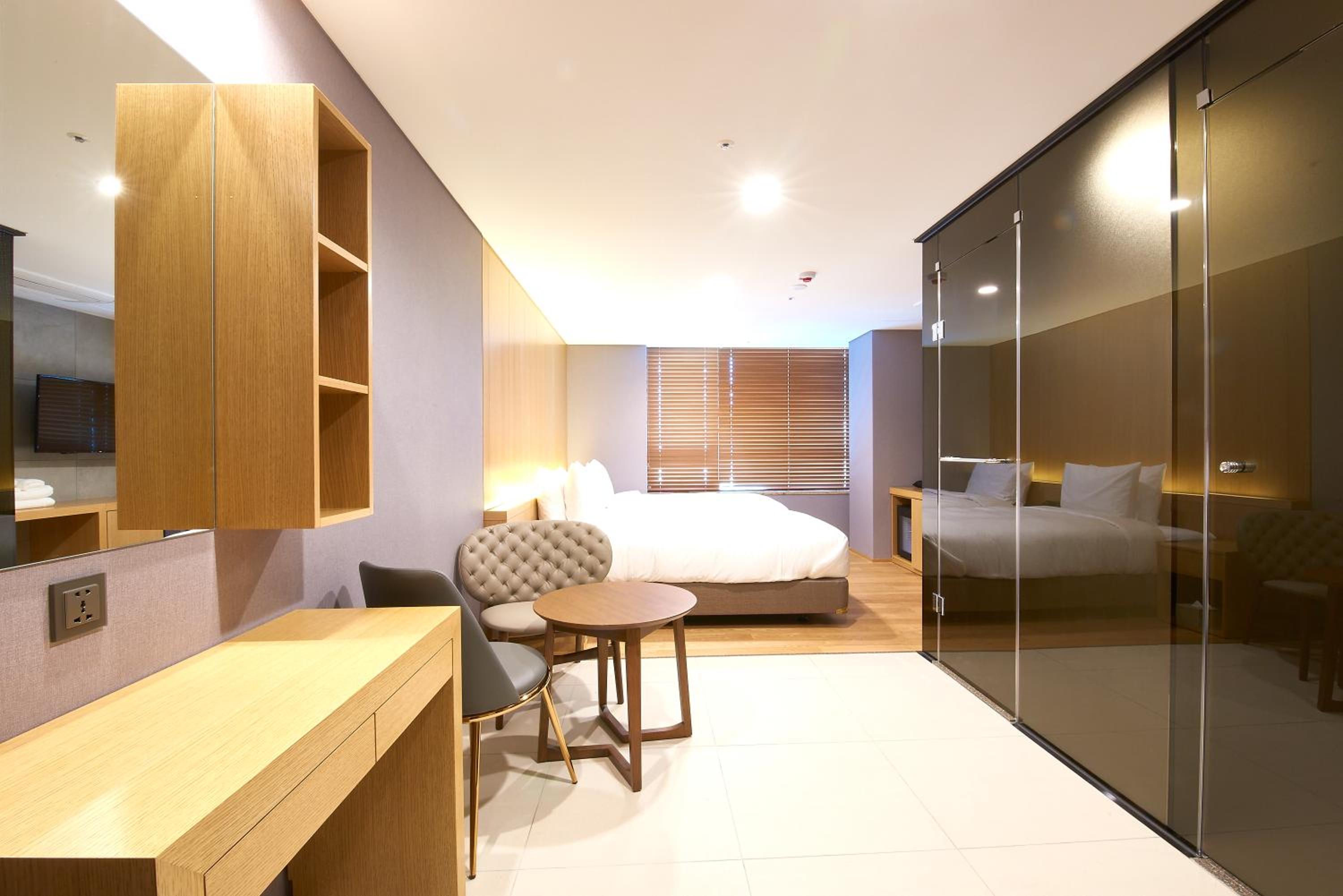 Staycation Offer - Standard Twin Room with Late Check-out 13:00