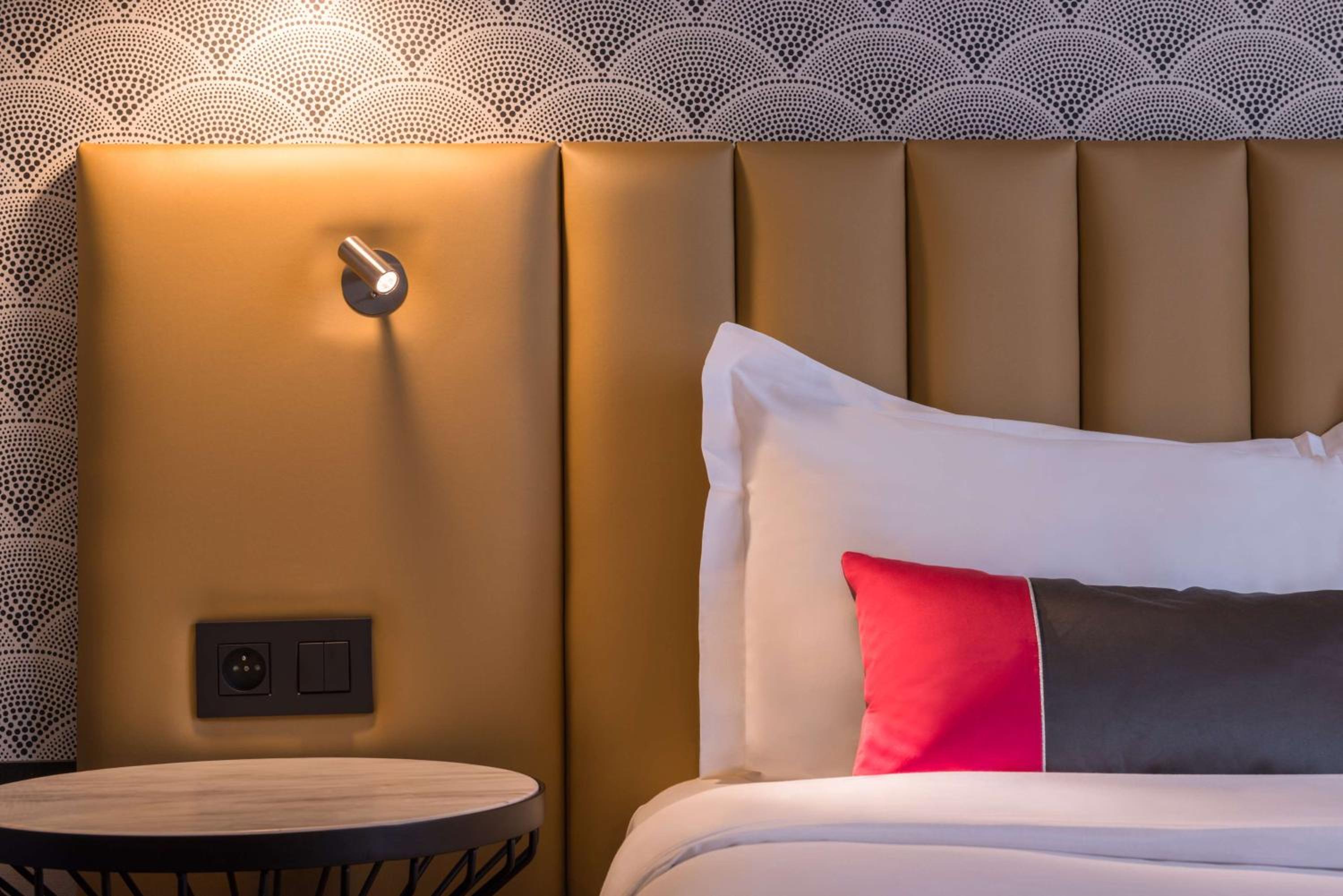 Standard Twin Room - Photo 4