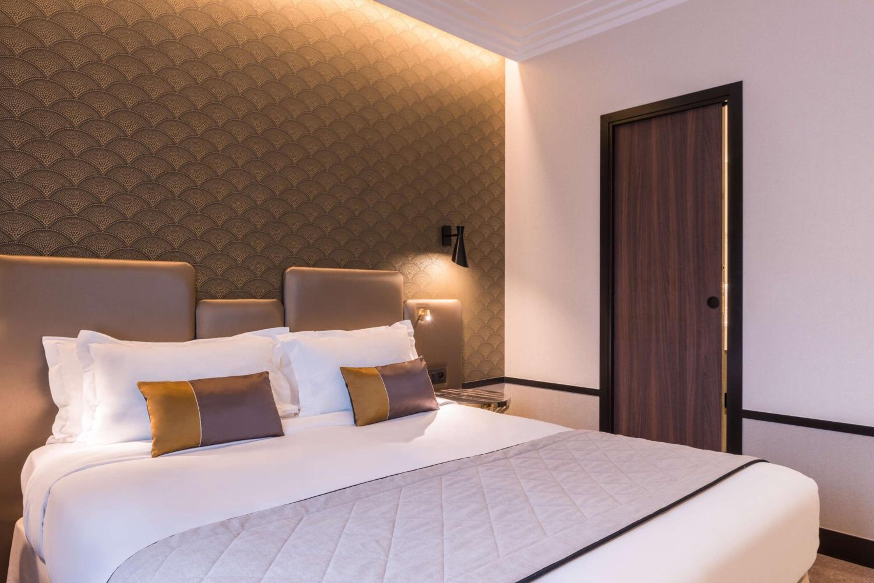 Standard Double Room - Non-Smoking - Photo 10
