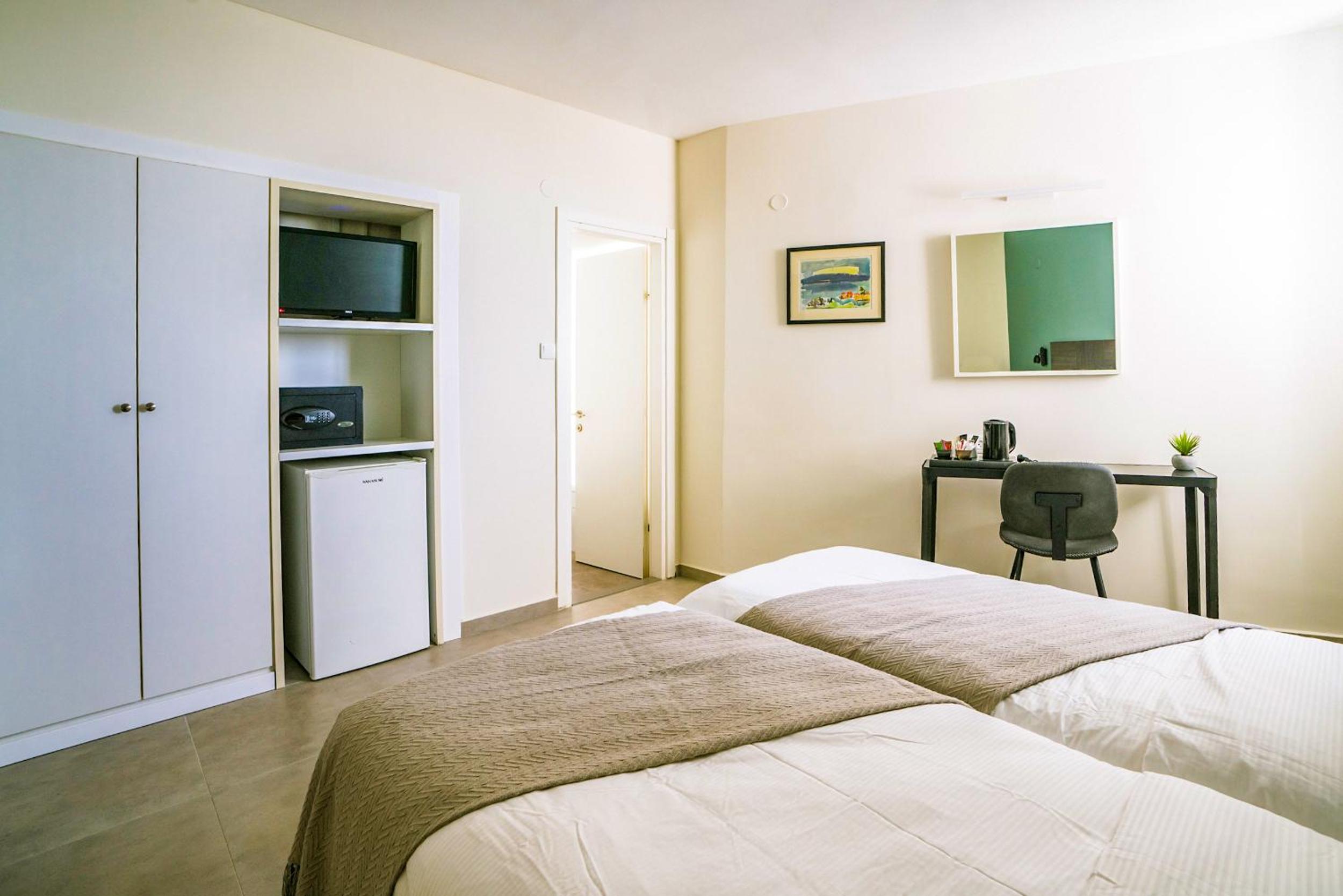 Double or Twin Room - Photo 2