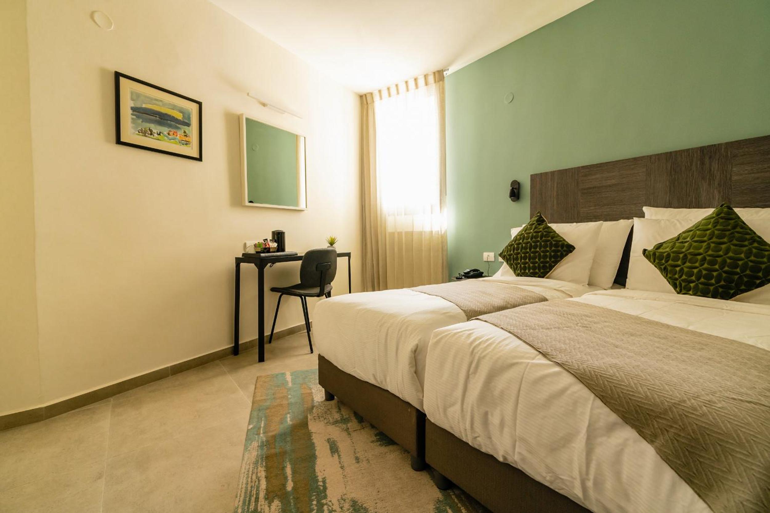 Double or Twin Room - Photo 4