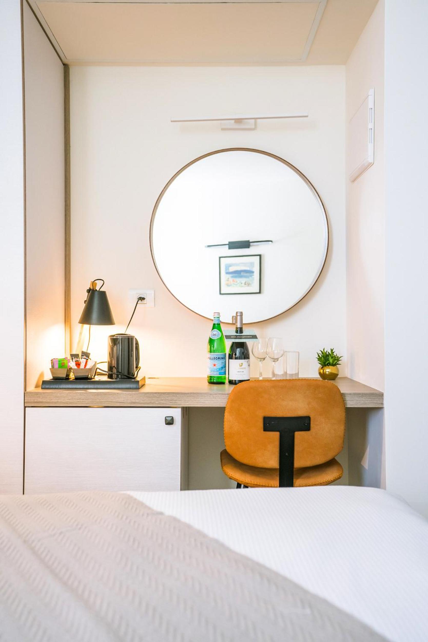 Deluxe Double or Twin Room - Photo 2