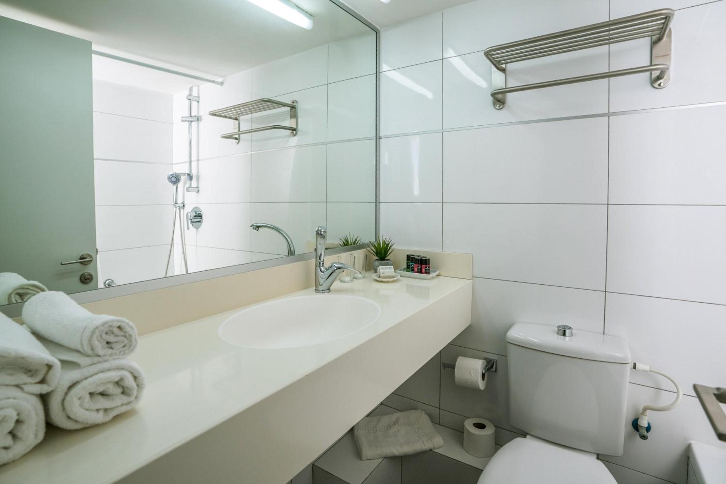 Double or Twin Room - Photo 3