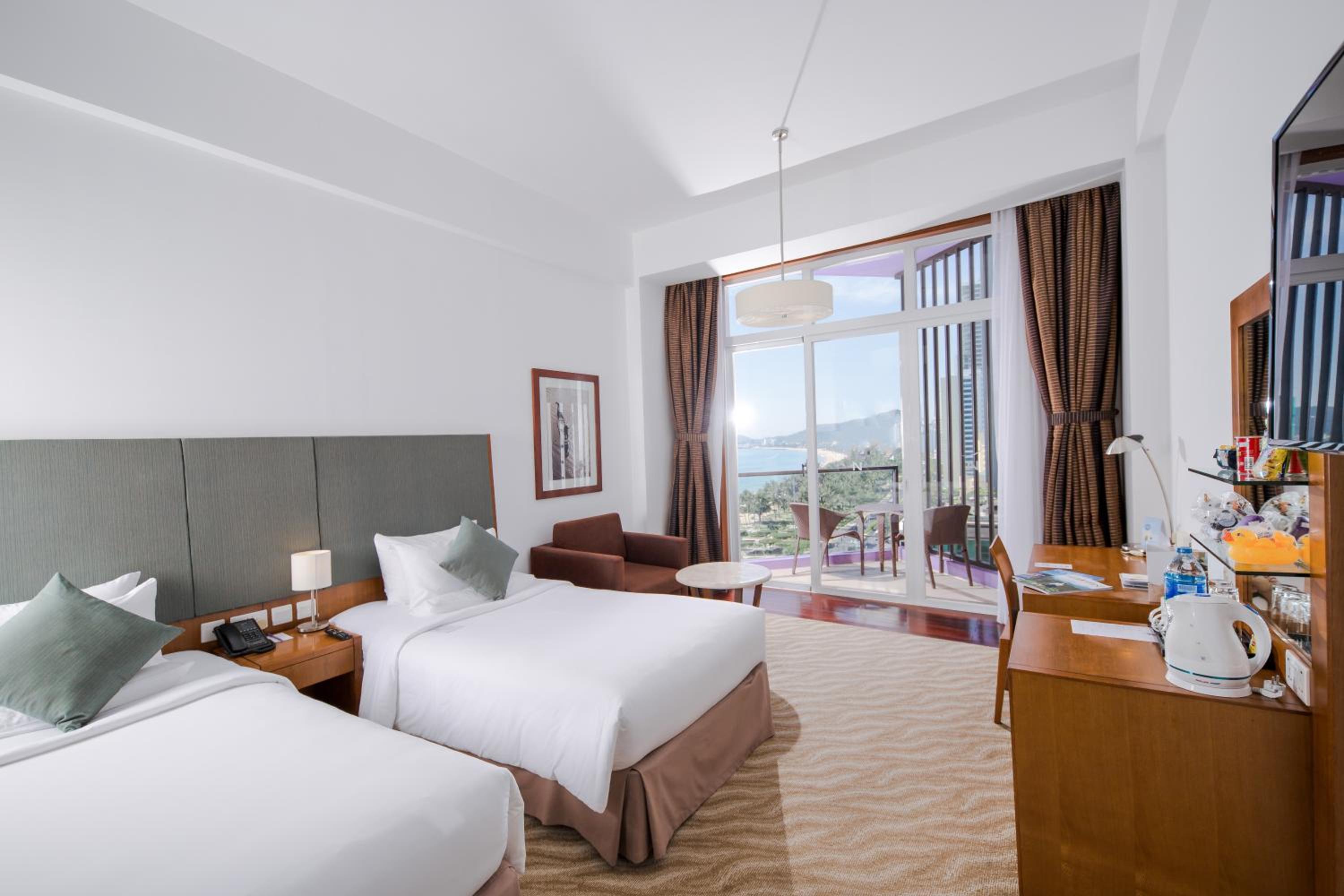 Standard Twin Room - Photo 2