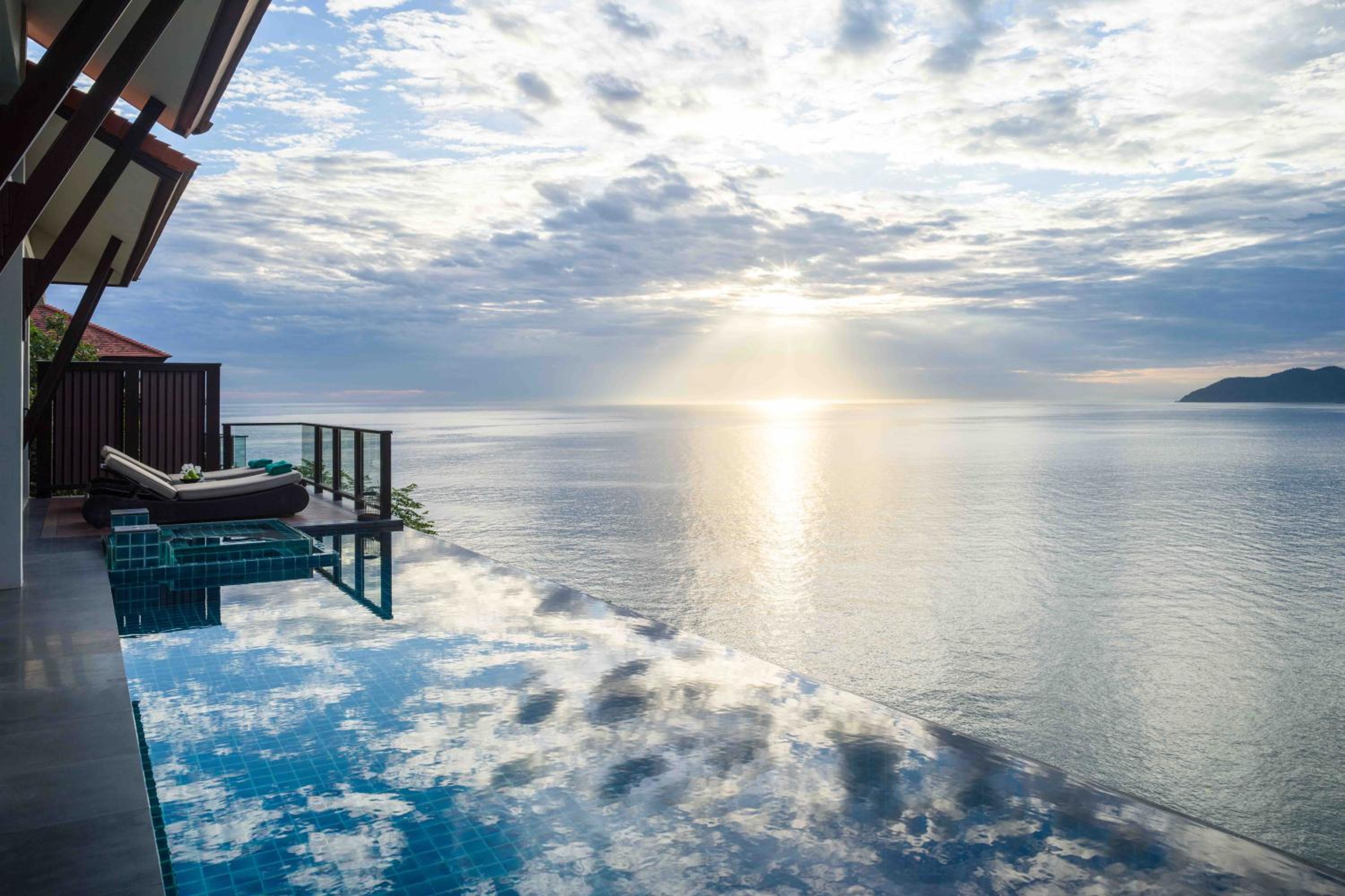 Three-Bedroom Hillside Pool Villa with Ocean View  - Photo 12