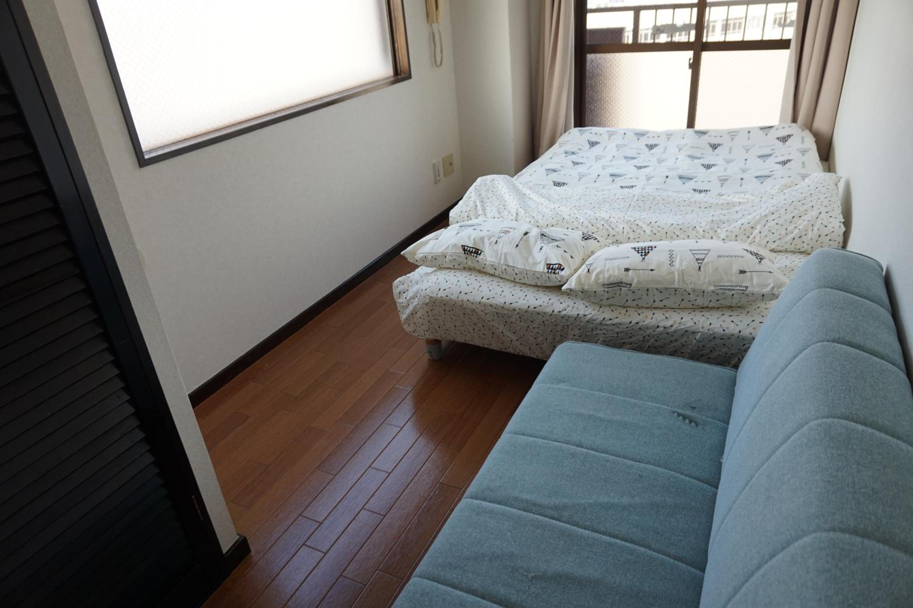 Studio Apartment with Balcony 701 - Photo 3