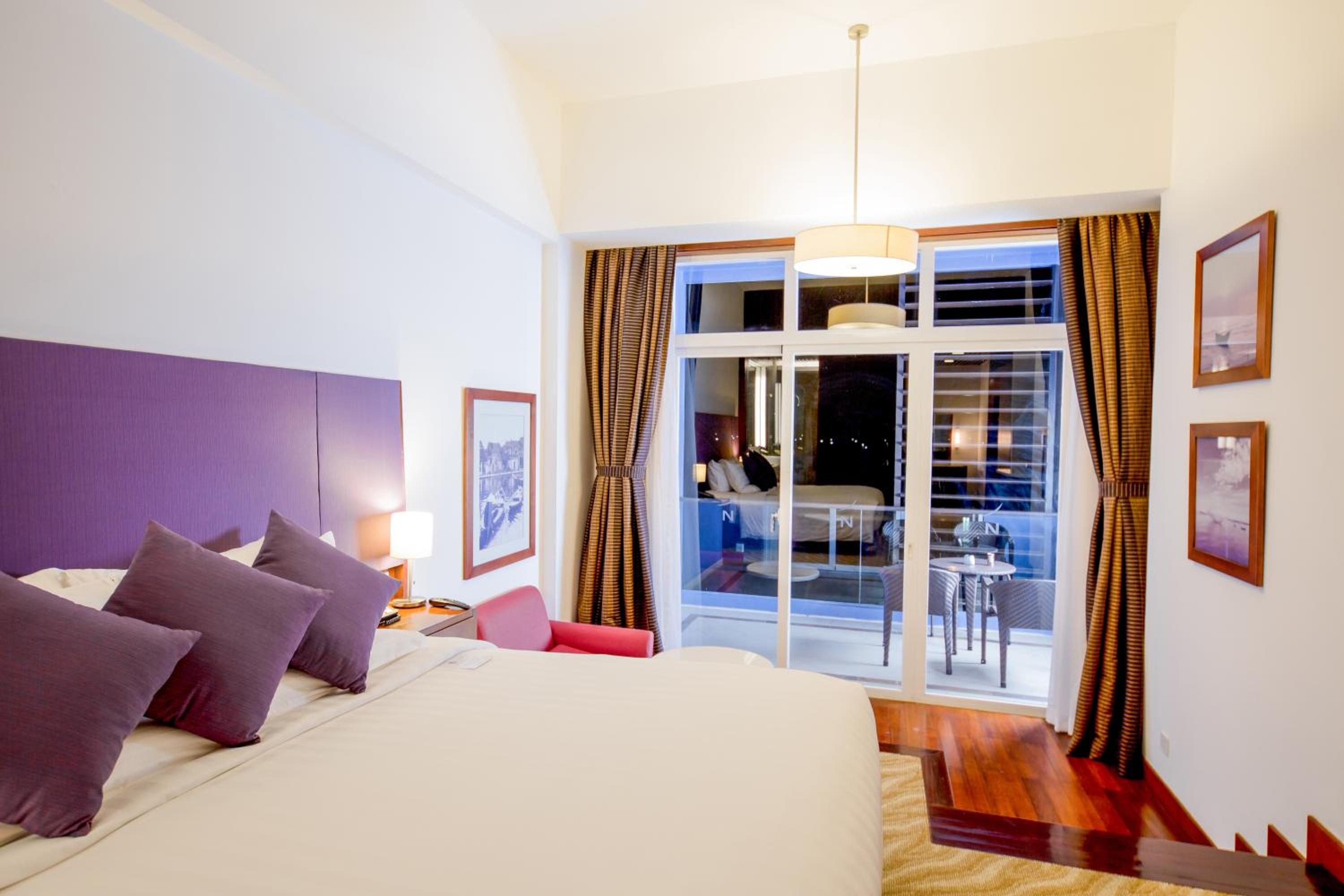 Executive King Room - Photo 11