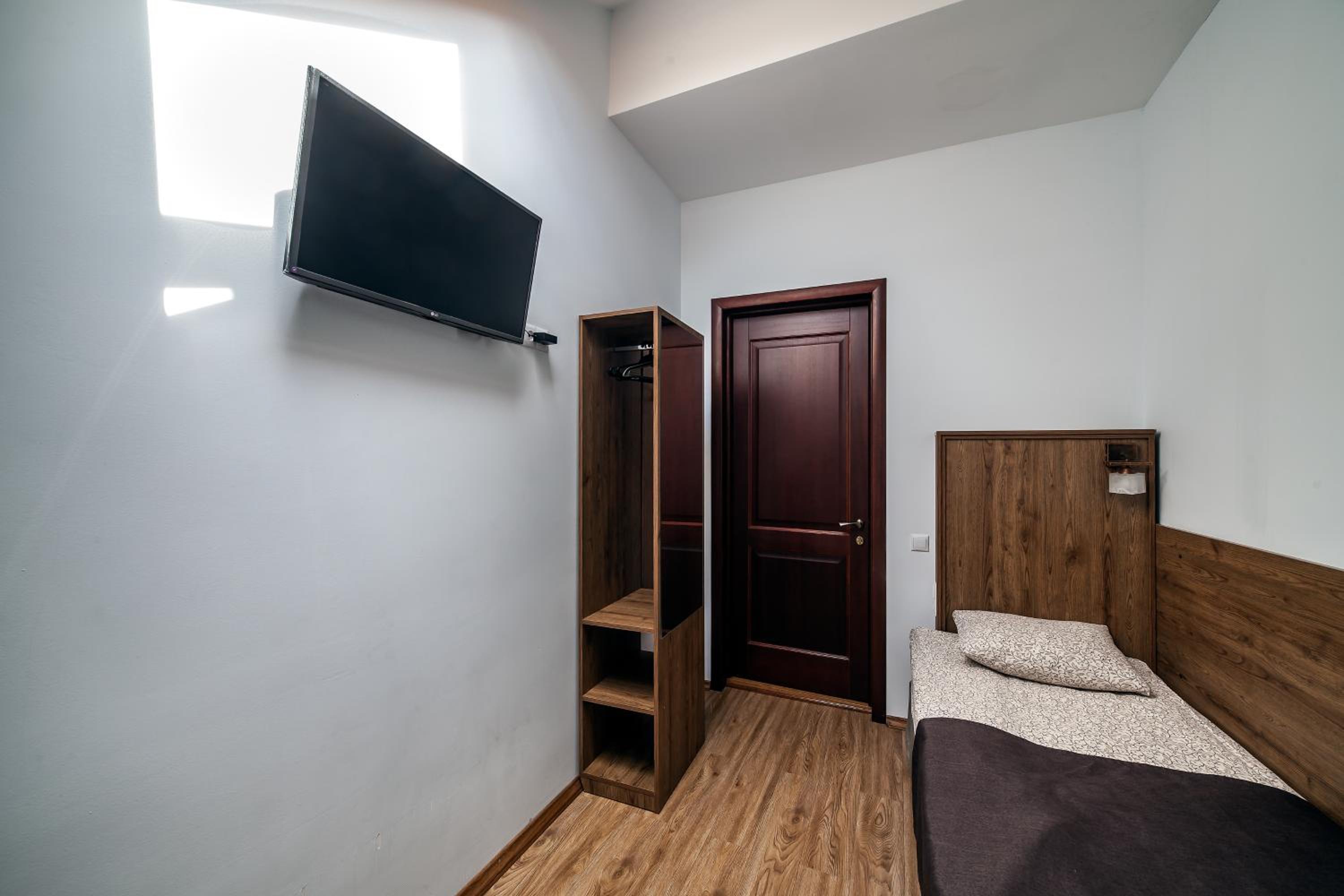Standard Single Room with Shared External Bathroom photo 1