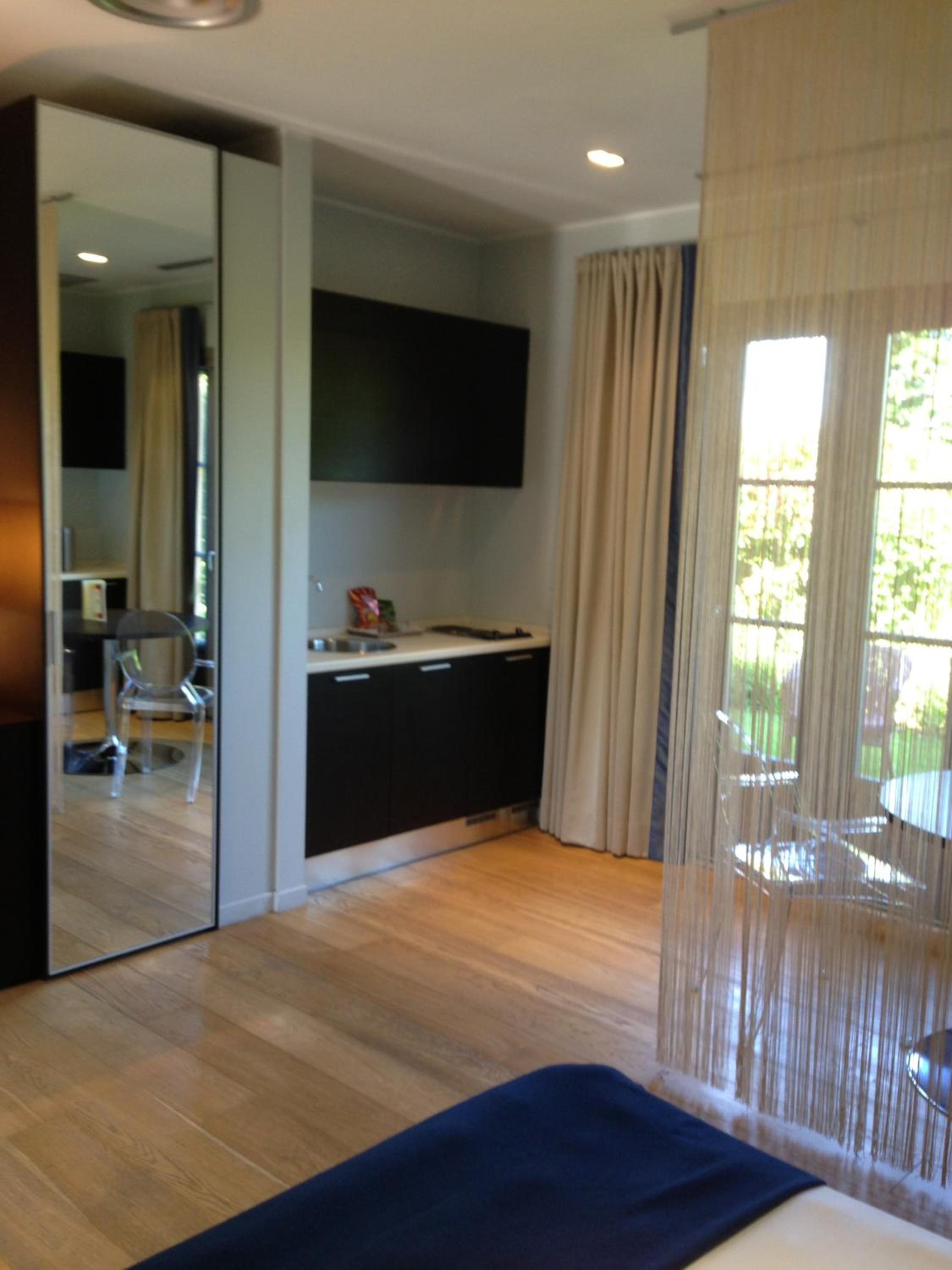 Standard Double Room - Photo 8