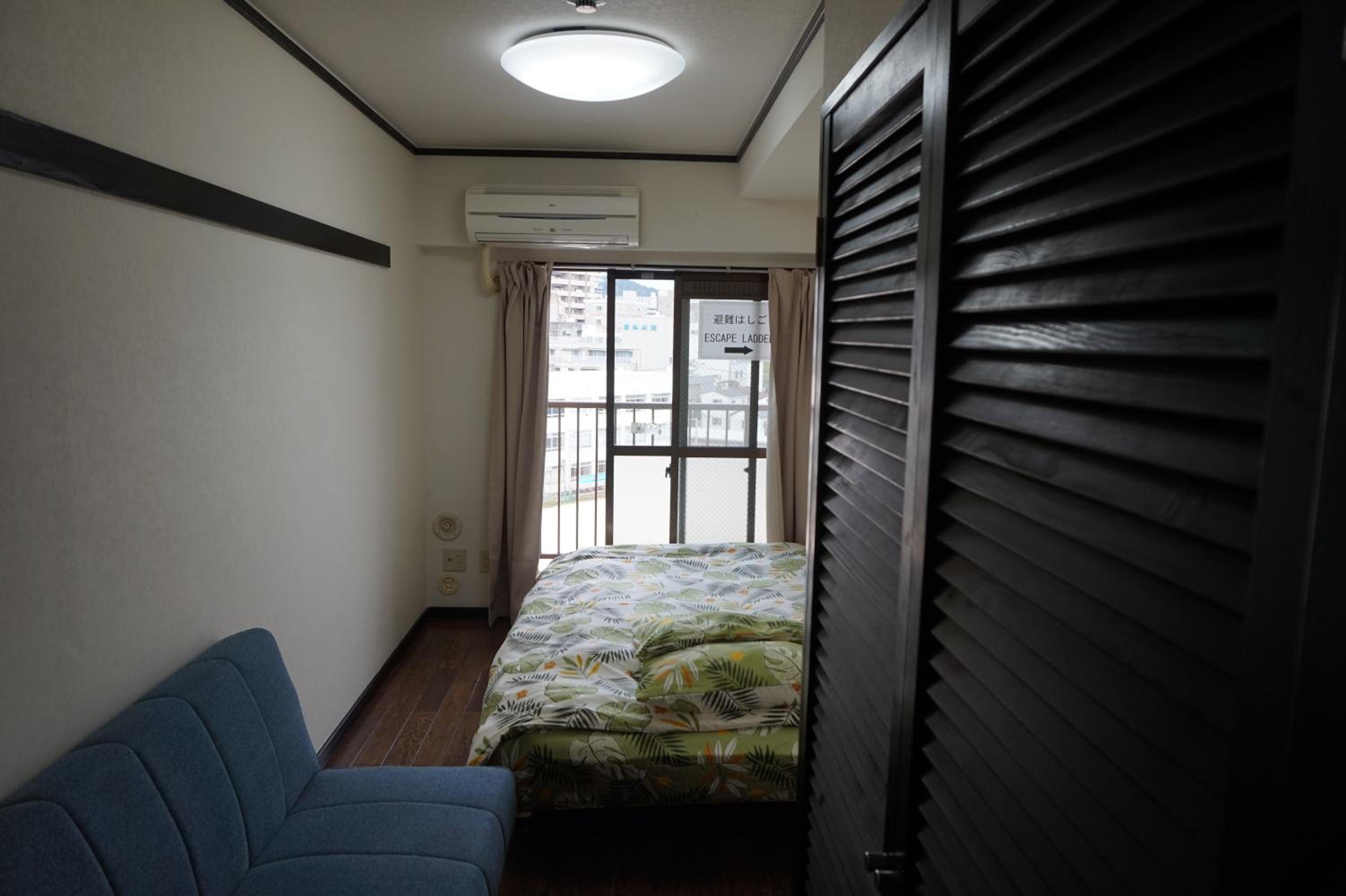 Studio Apartment with Balcony 702 - Photo 14