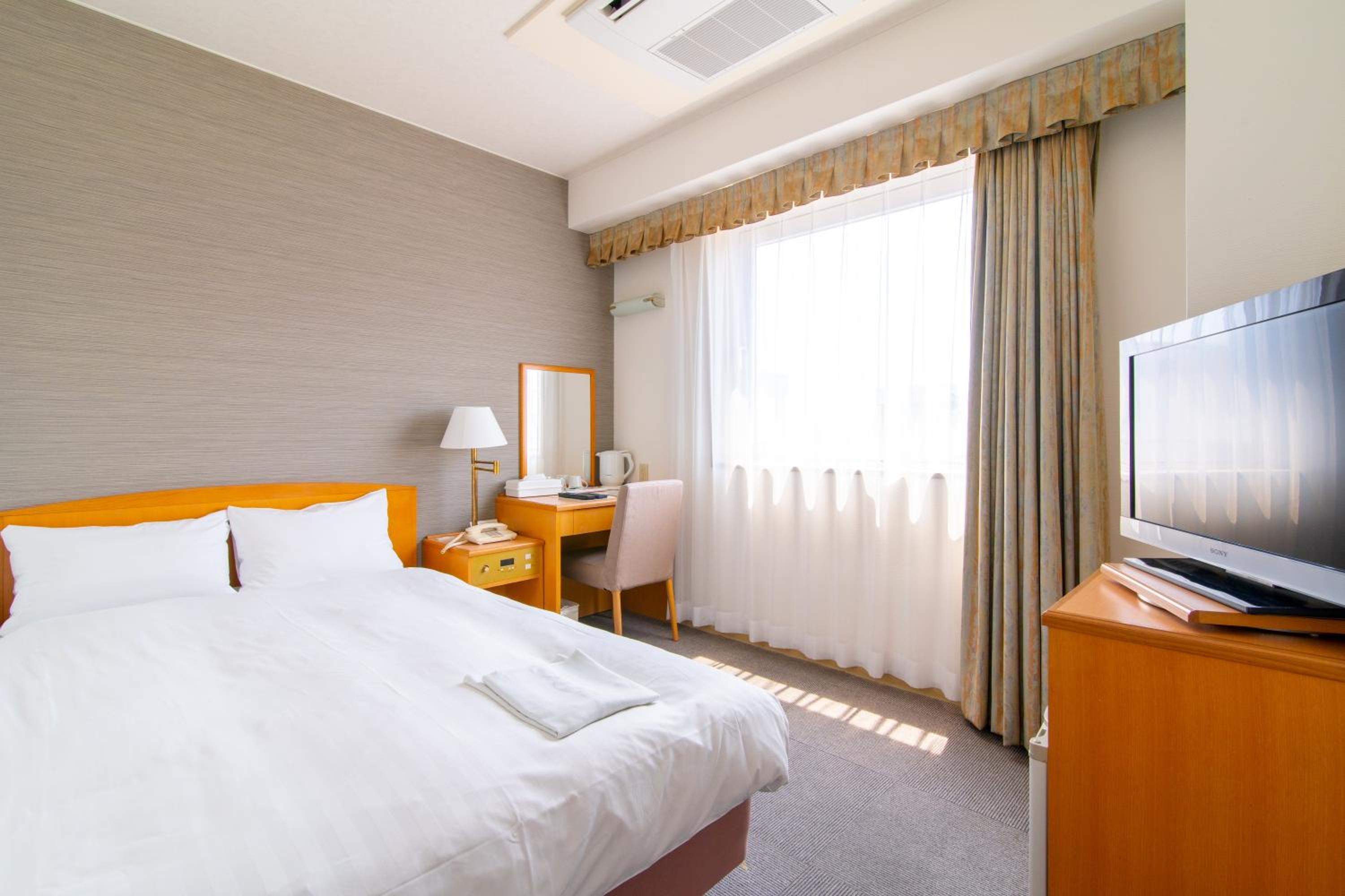 Double Room With Small Double Bed - Non-Smoking
