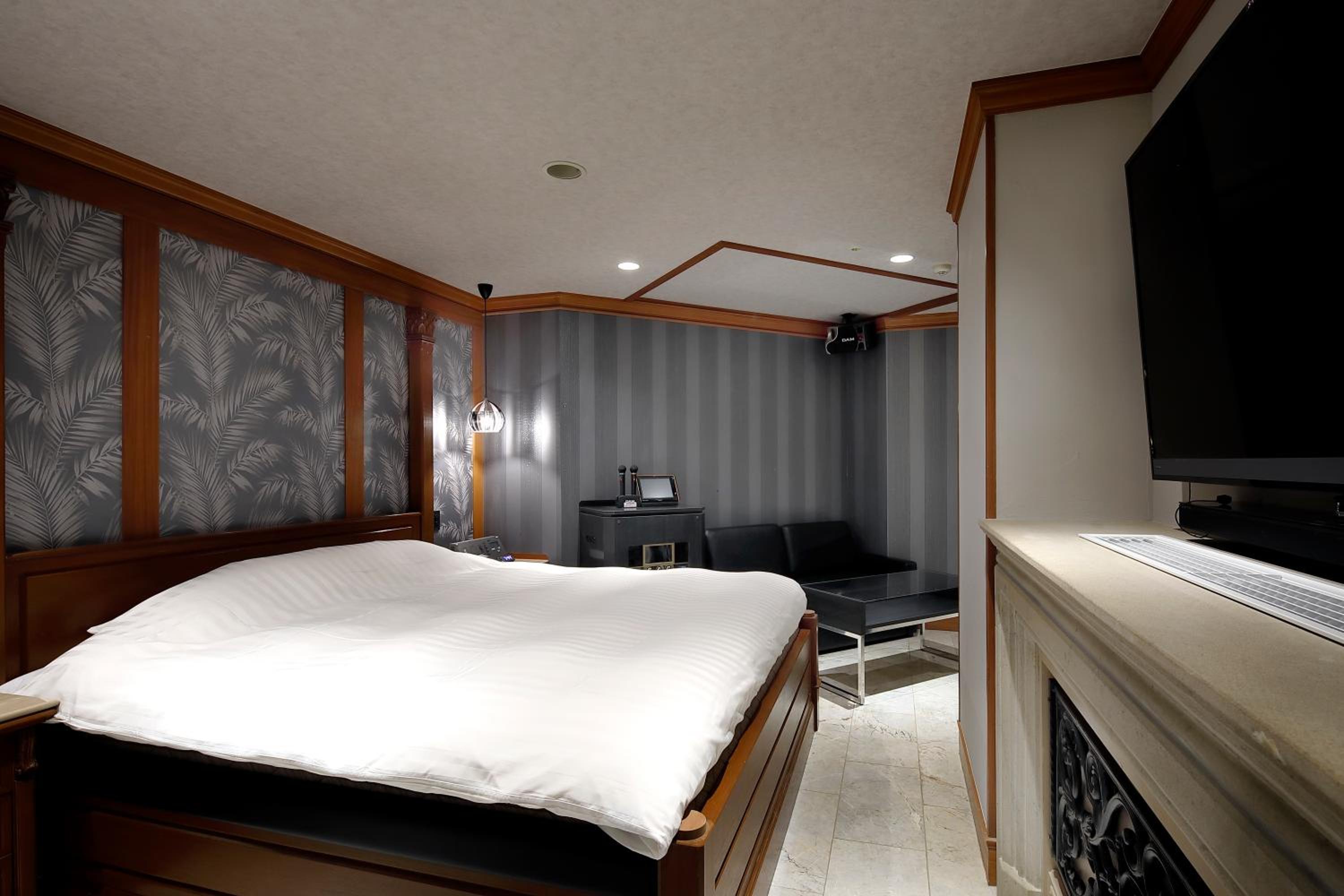 Standard King Room photo 3