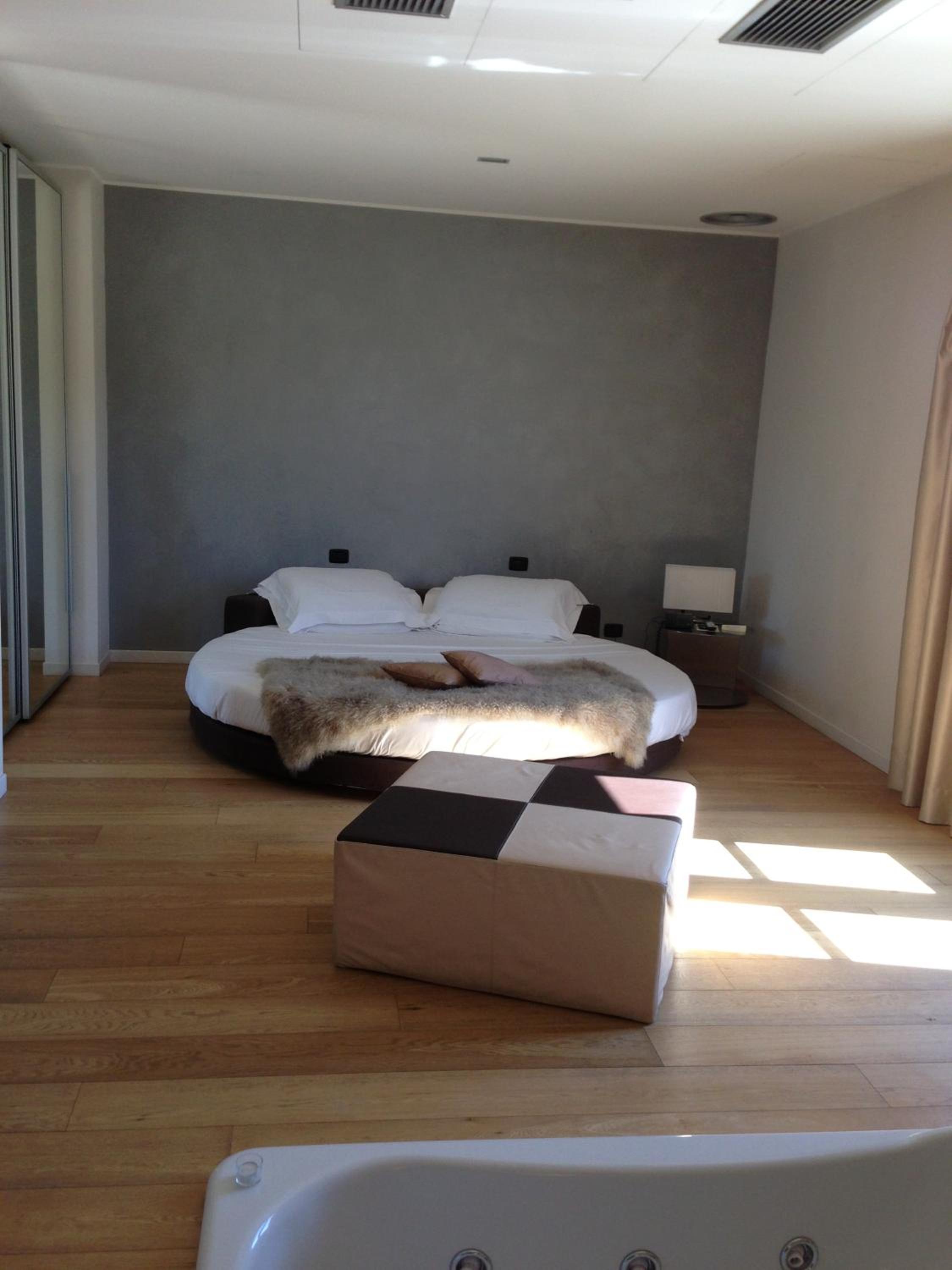 Suite - Photo 12