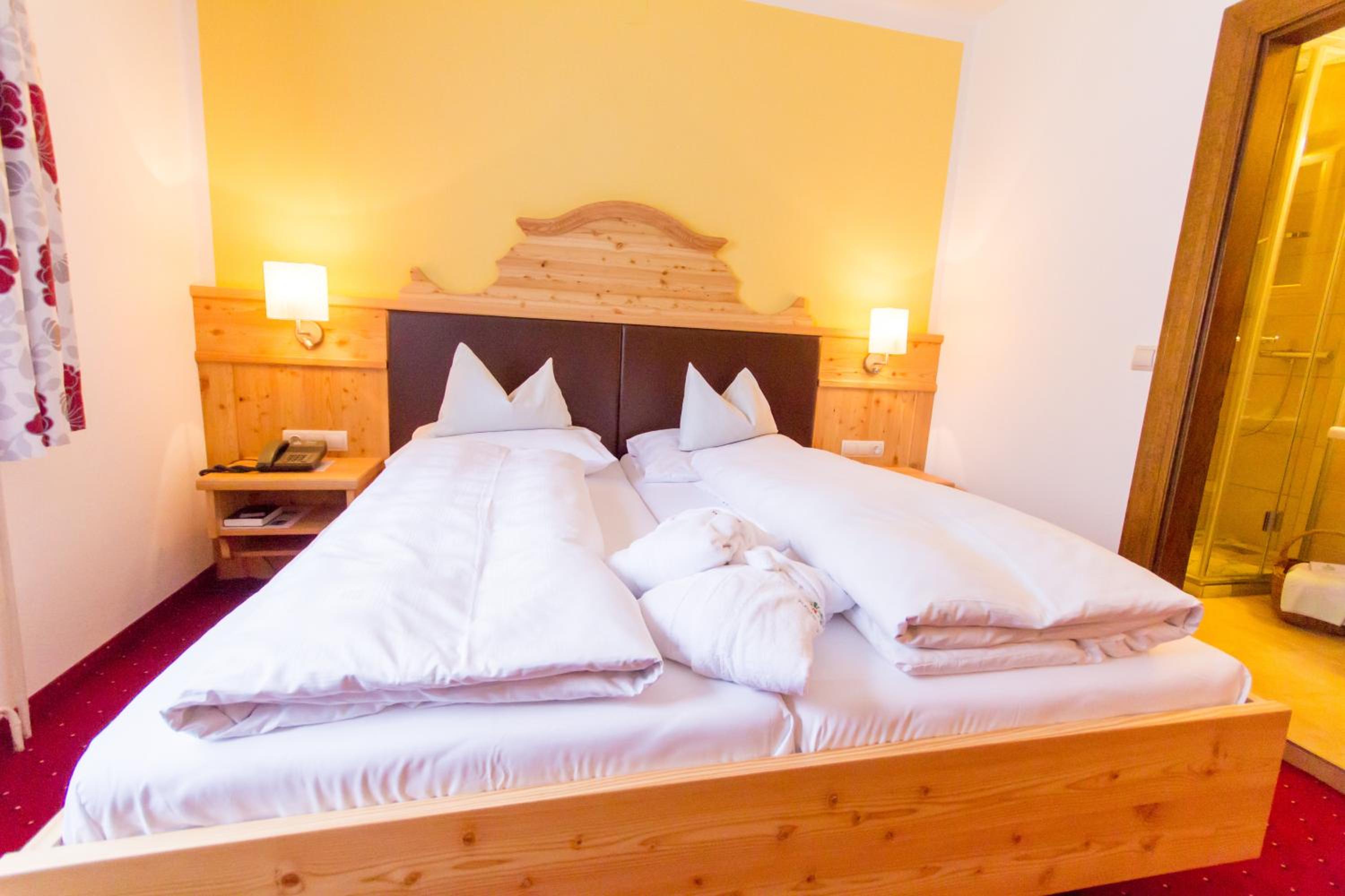Economy Double Room photo 2