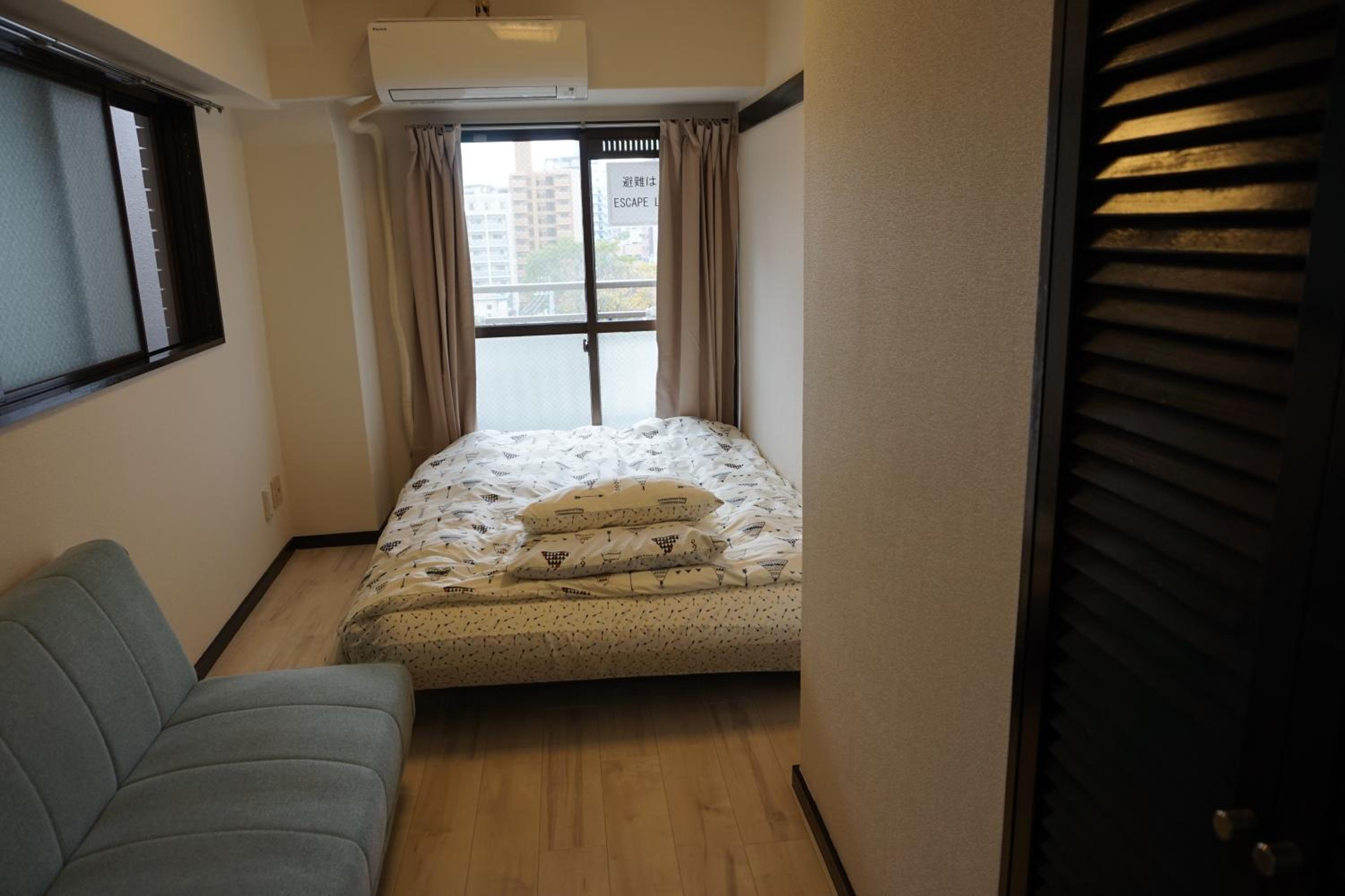 Studio Apartment with Balcony 704 - Photo 16