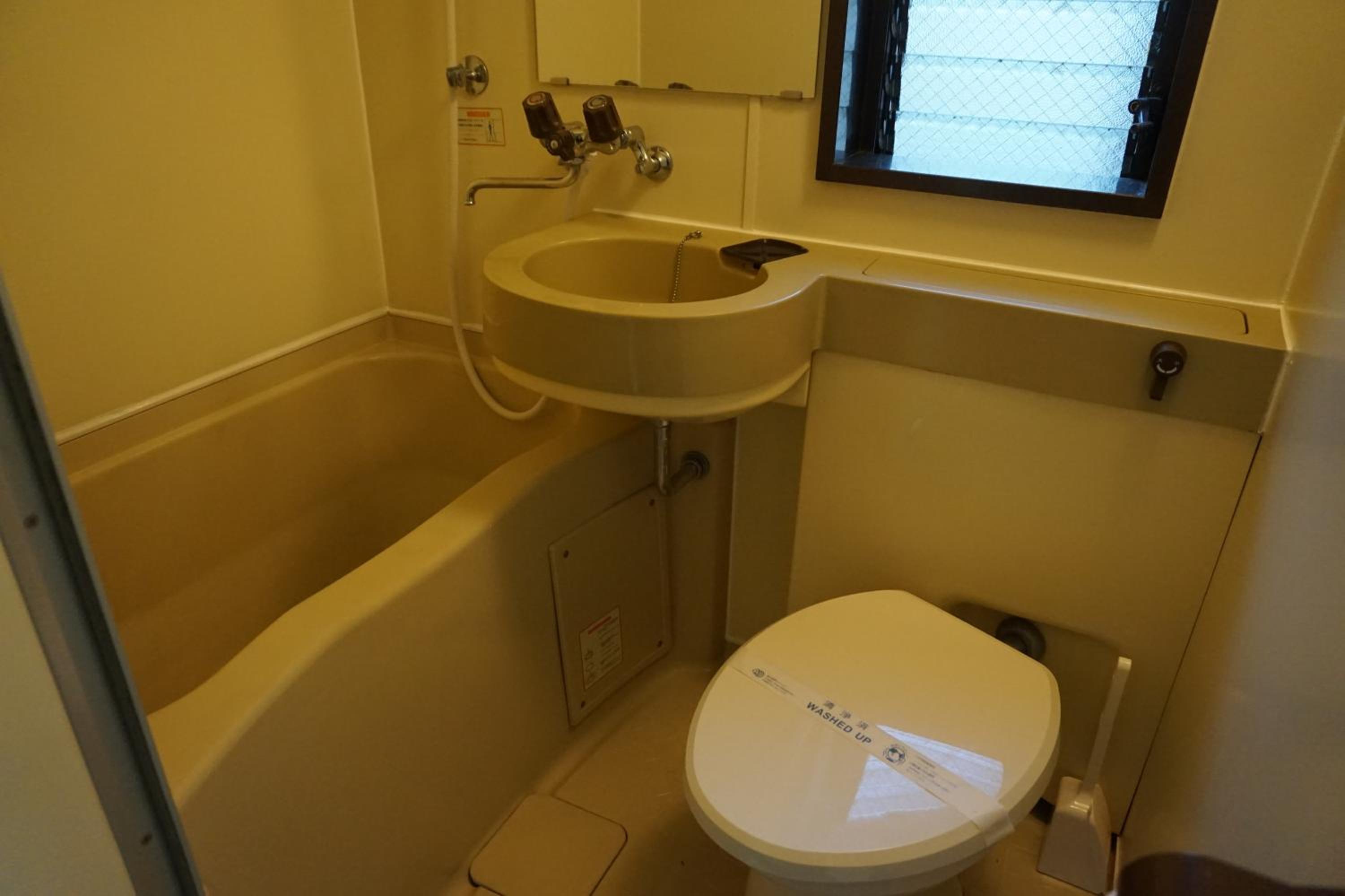 Studio Apartment with Balcony 704 - Photo 13
