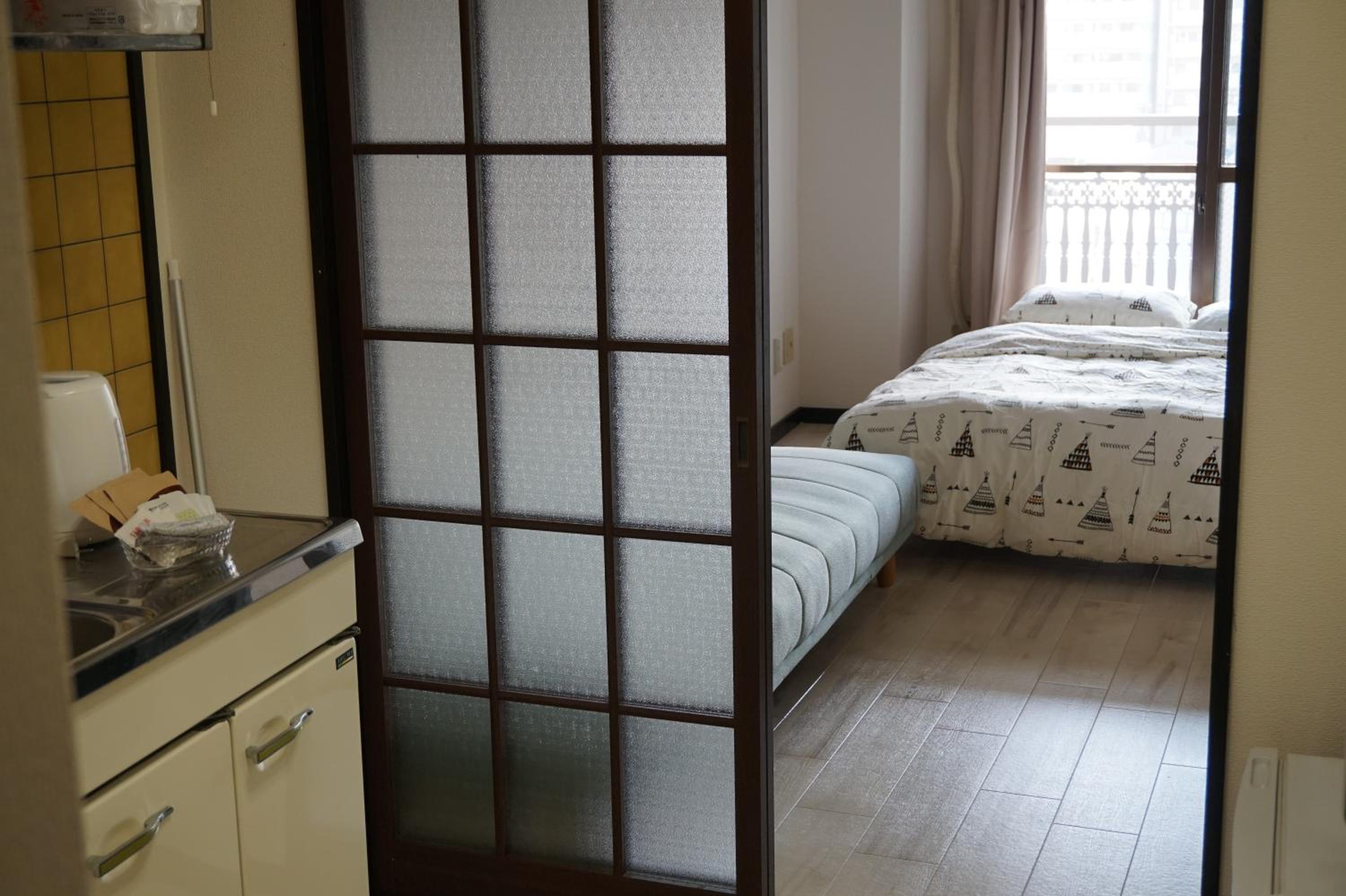 Studio Apartment with Balcony 704 - Photo 6
