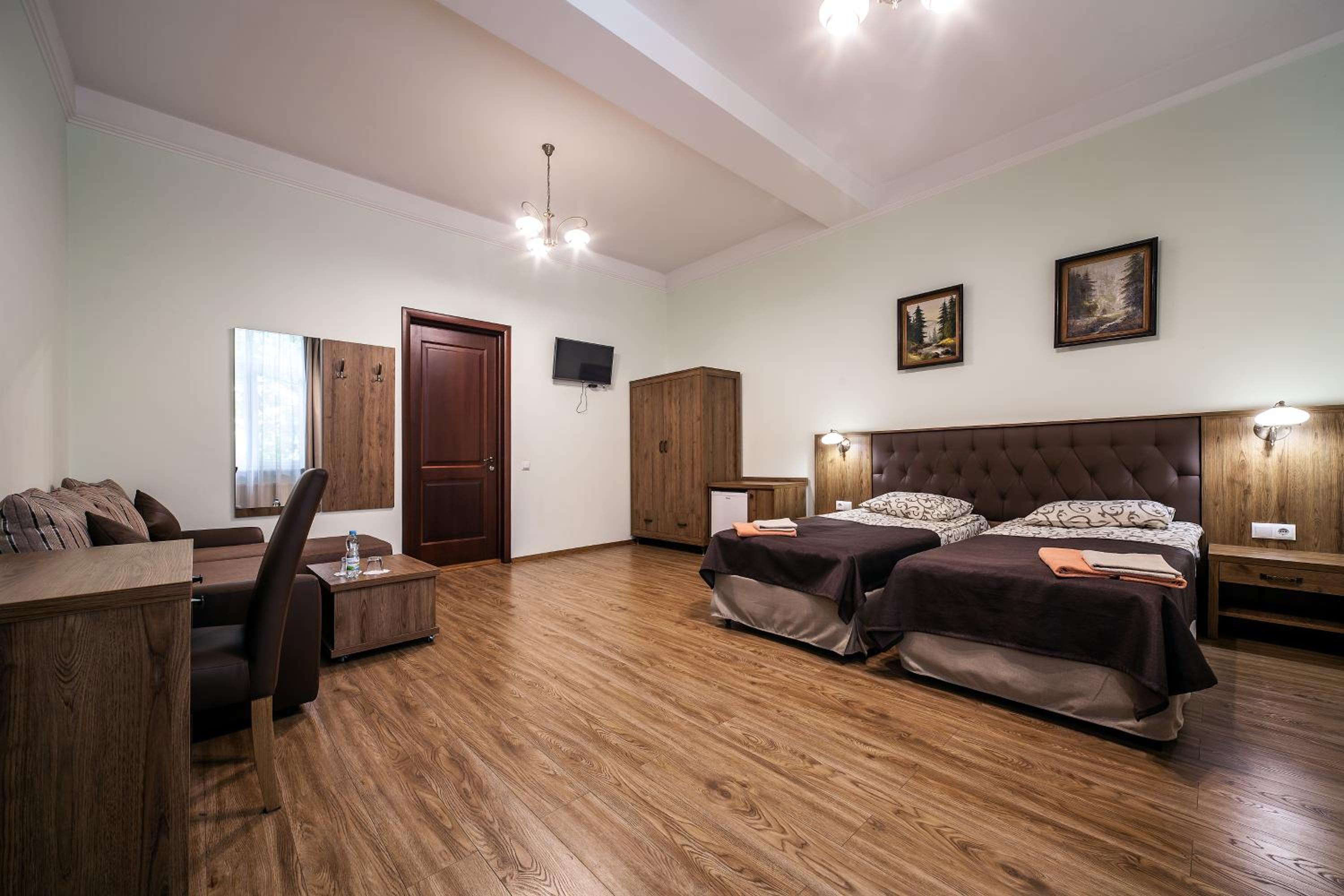 Superior Deluxe Double or Twin Room  photo 3