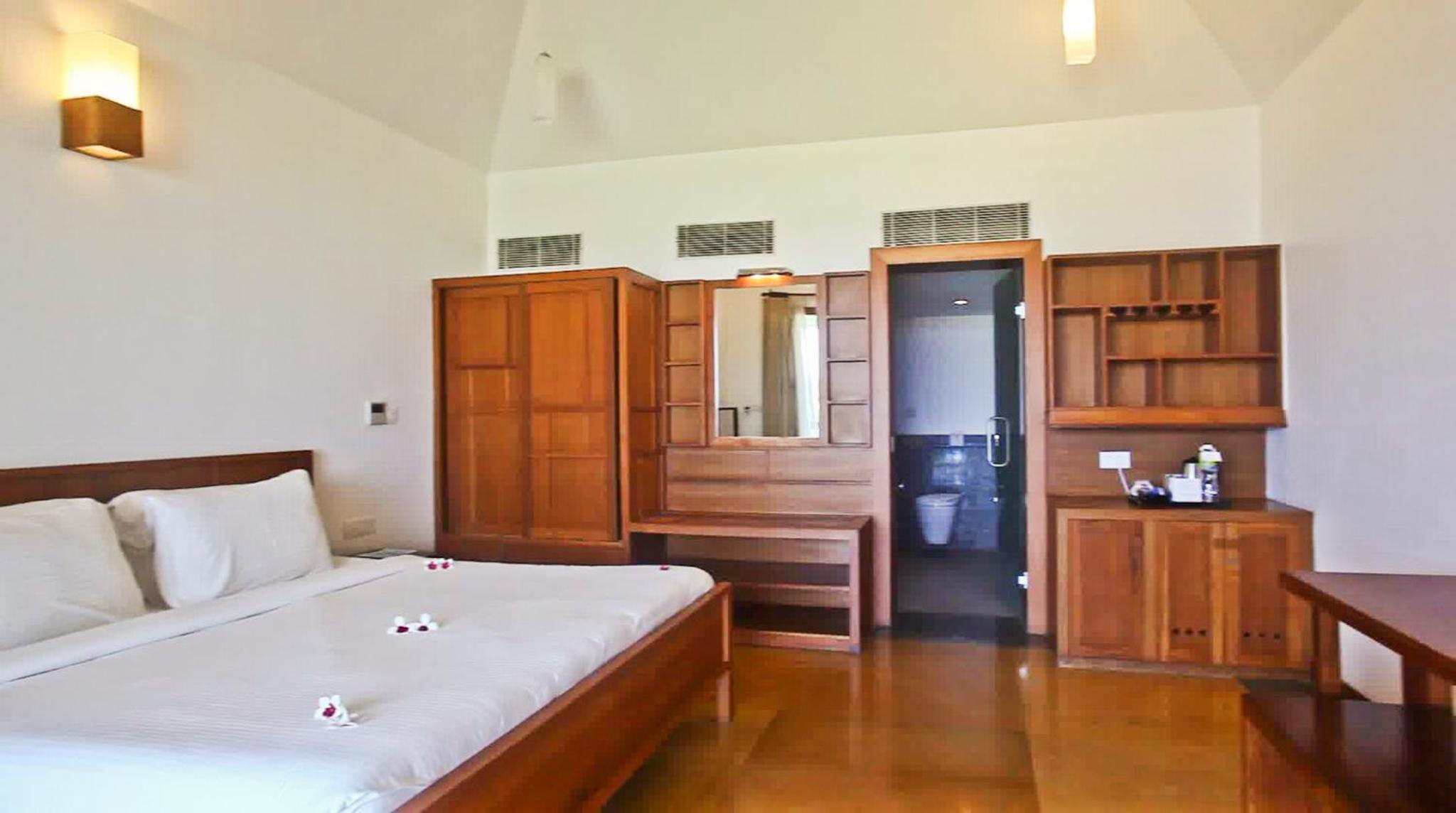 Deluxe King Room photo 2