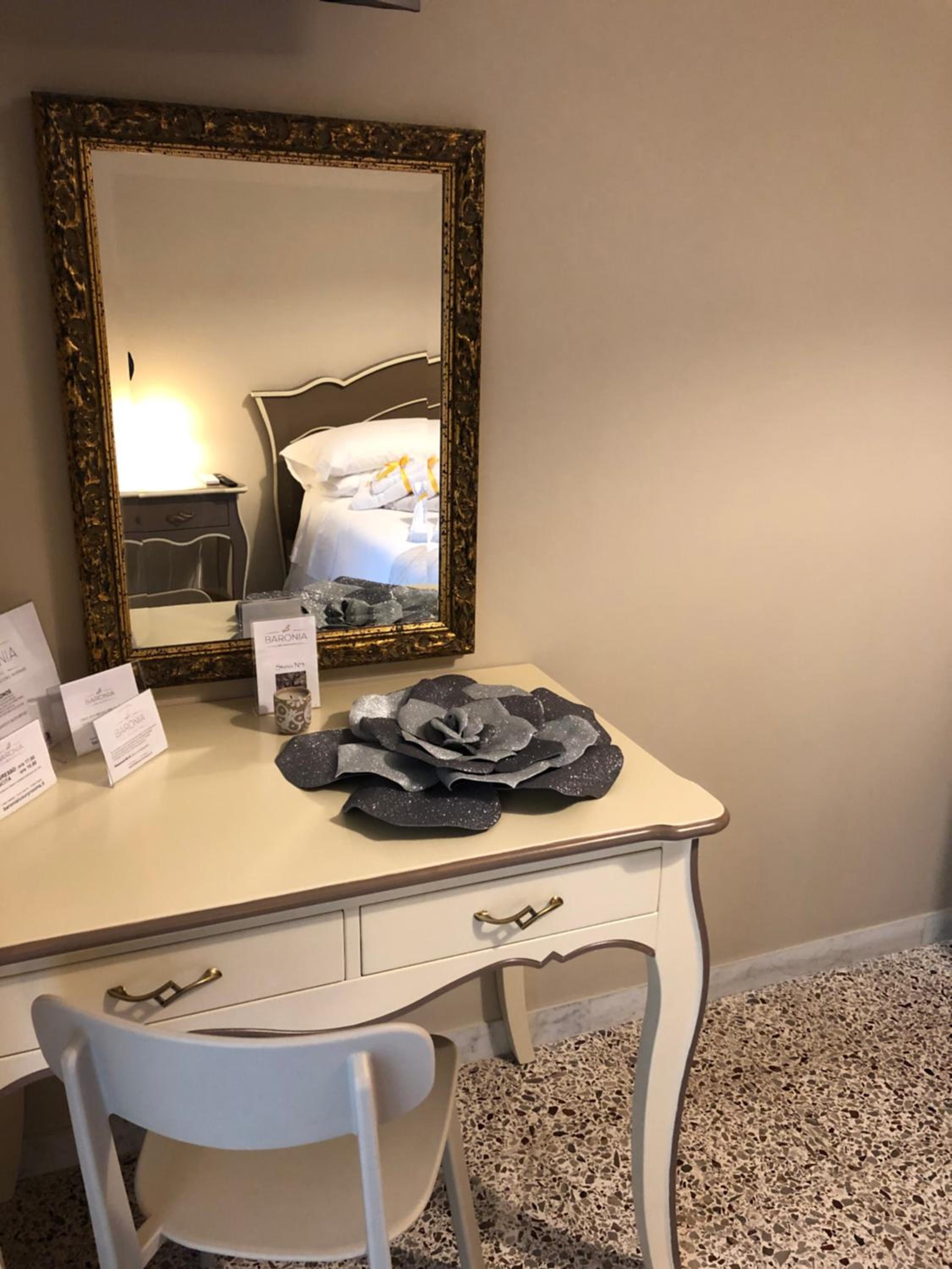 Double Room with Shared Bathroom photo 1