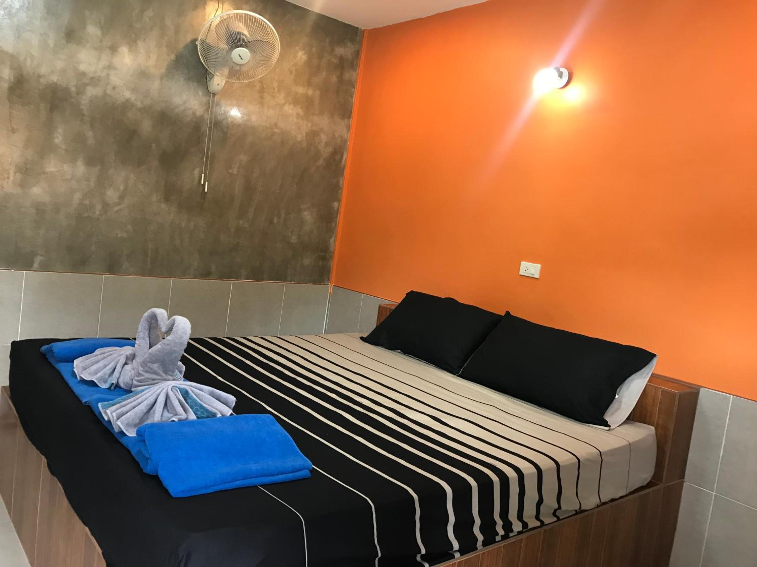 Standard Double Room - Photo 13