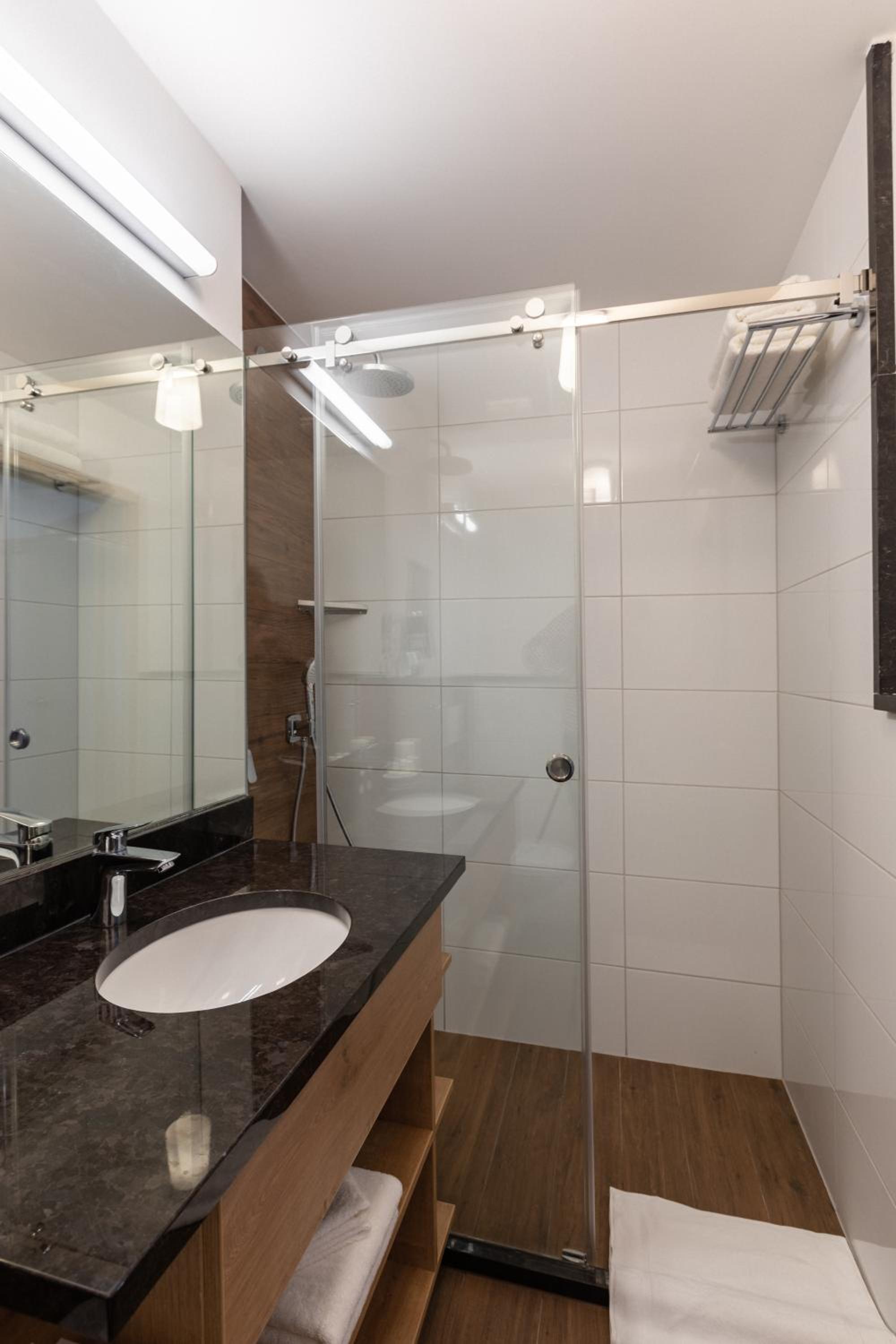 Deluxe Double Room - Photo 5