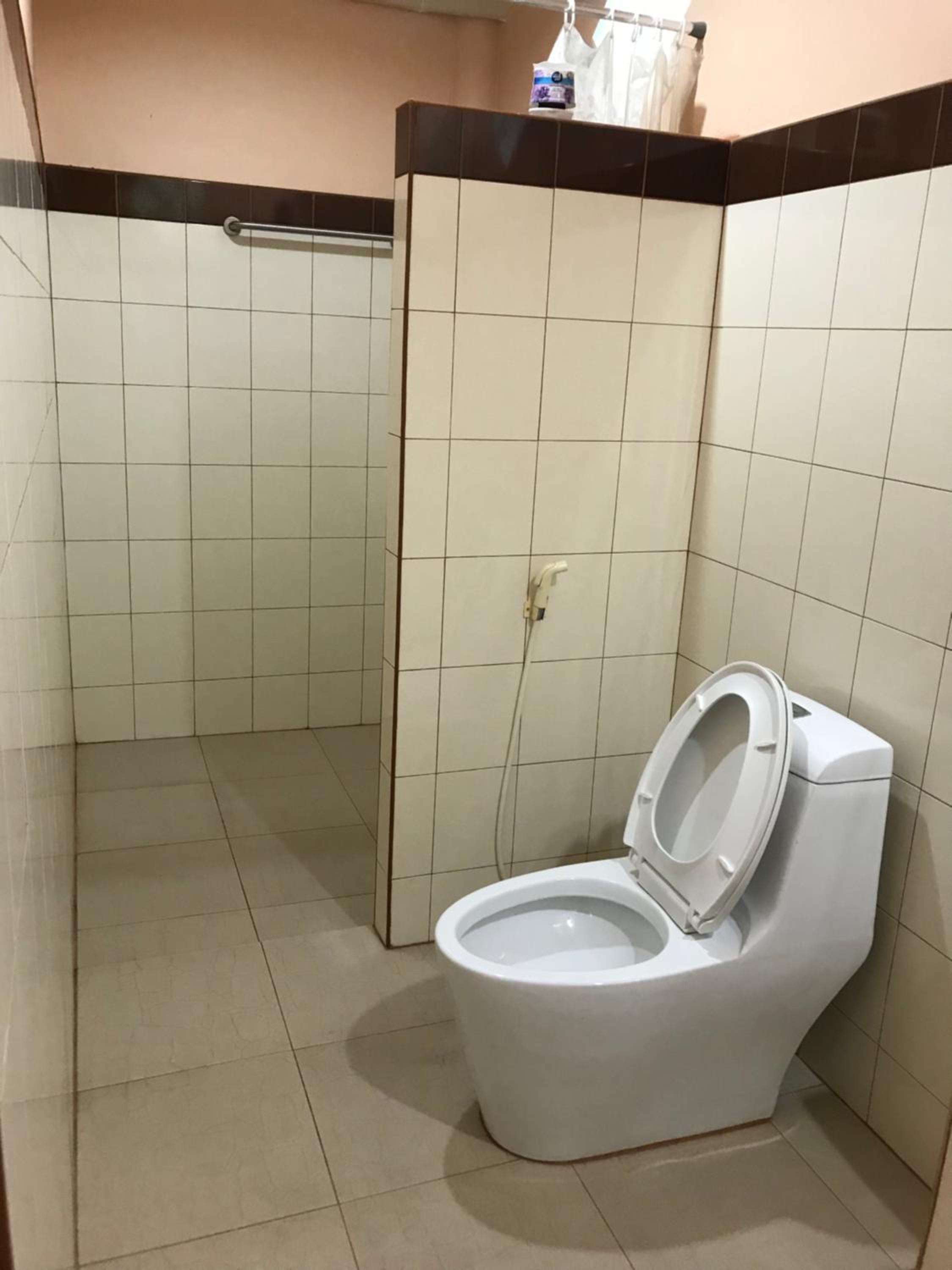 Standard Twin Room - Photo 11