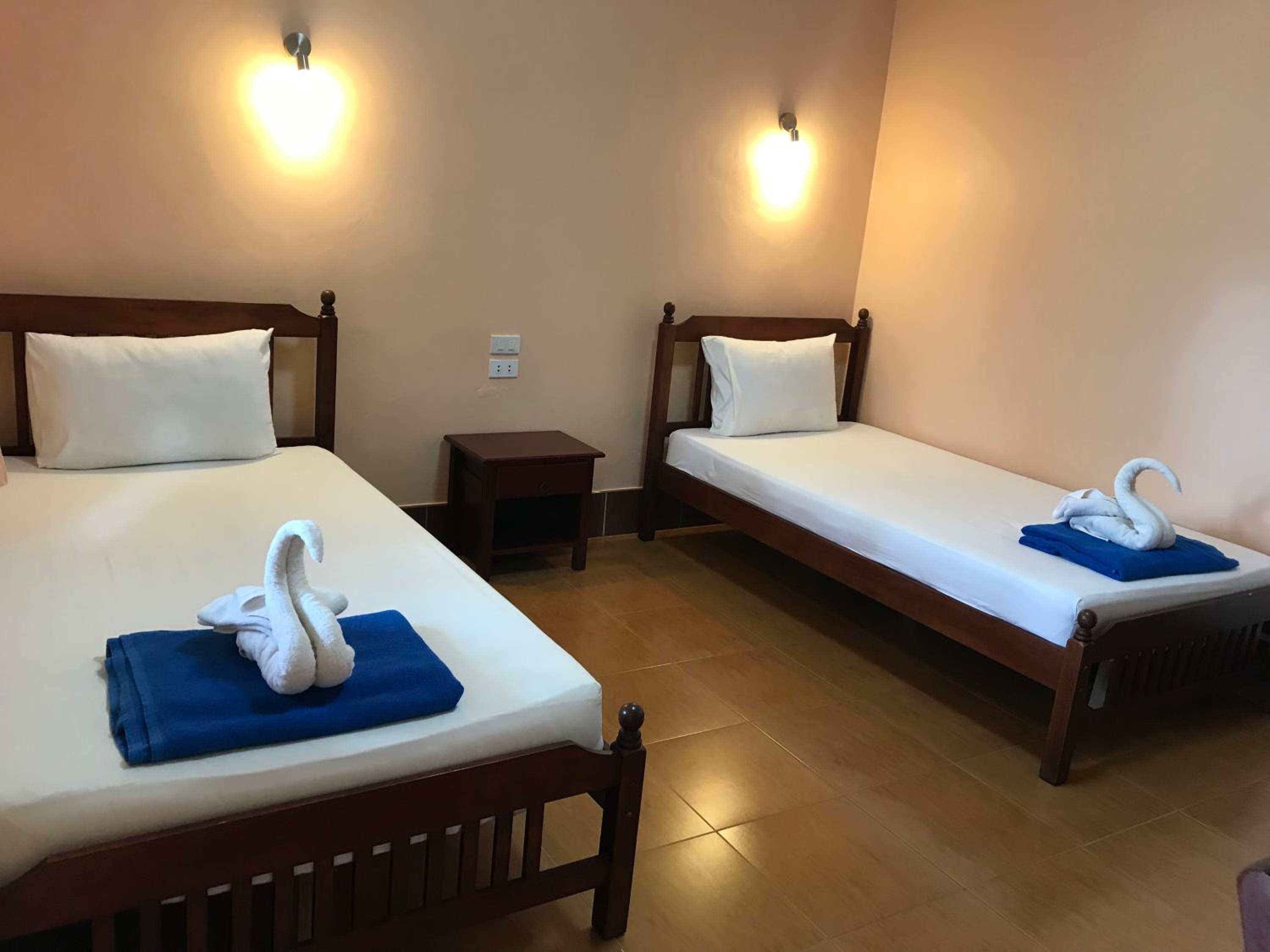 Standard Twin Room - Photo 1