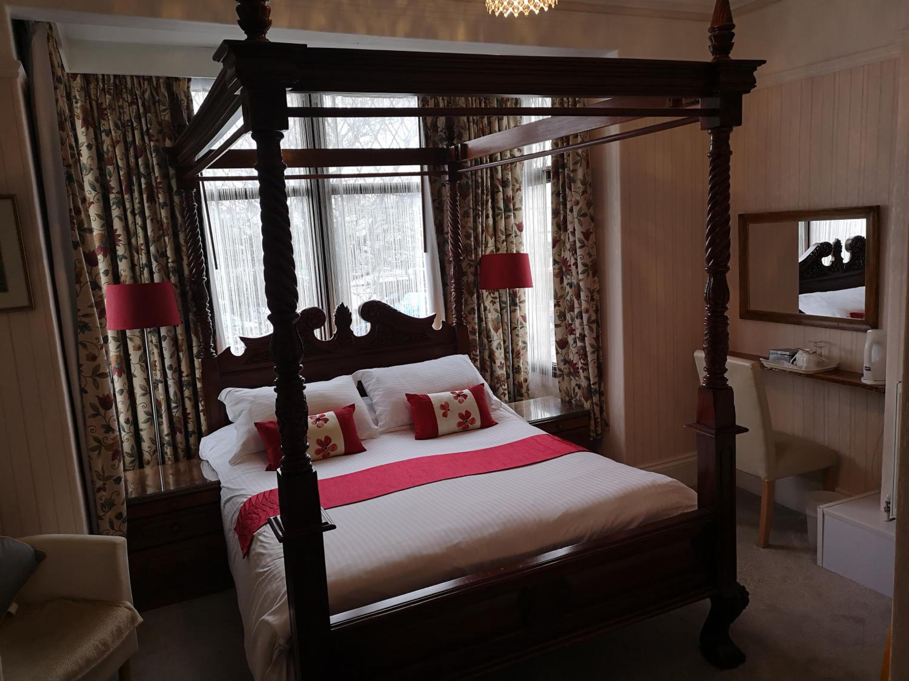 Double Room with Four Poster Bed