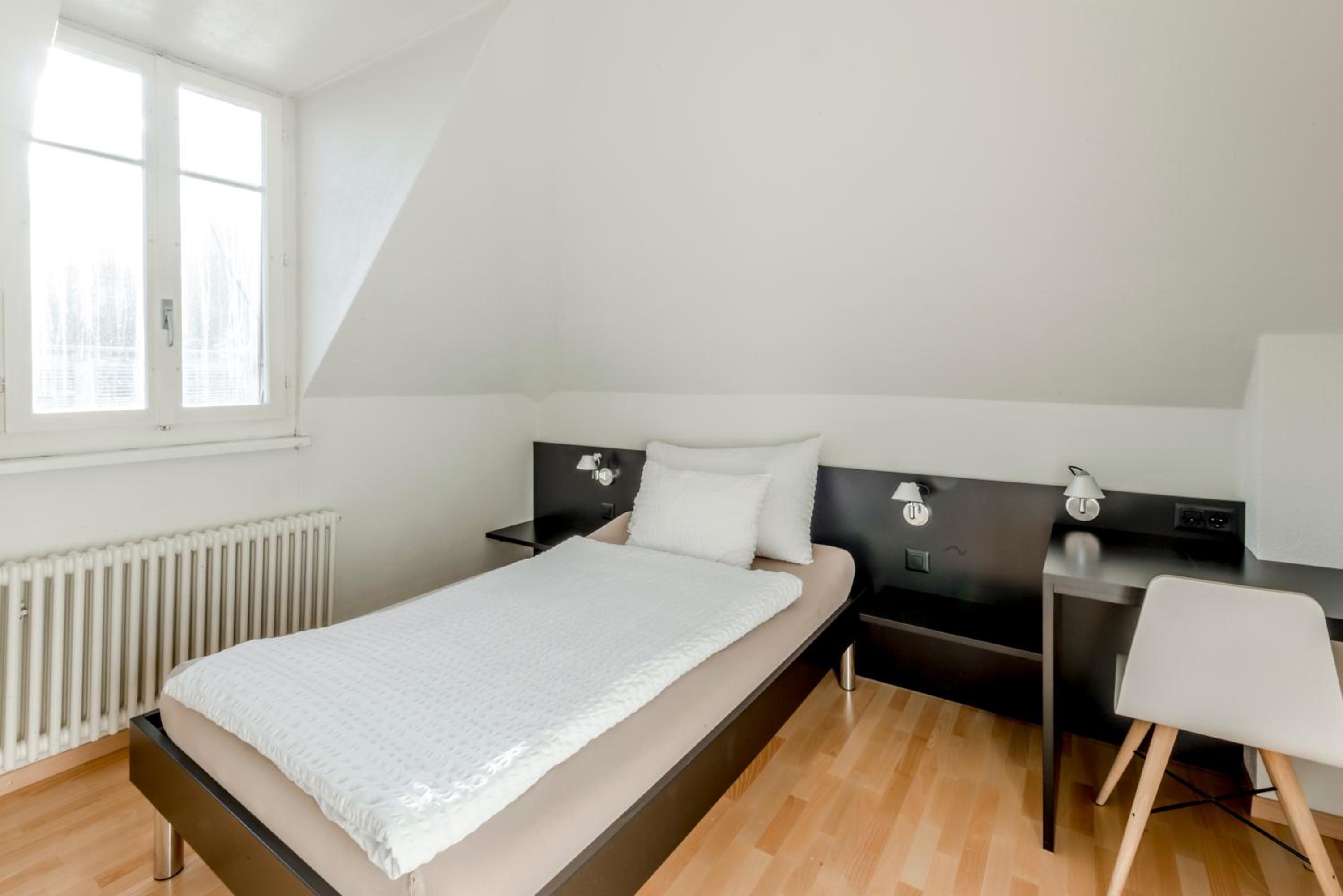 Quadruple Room with River and Mountain View photo 3