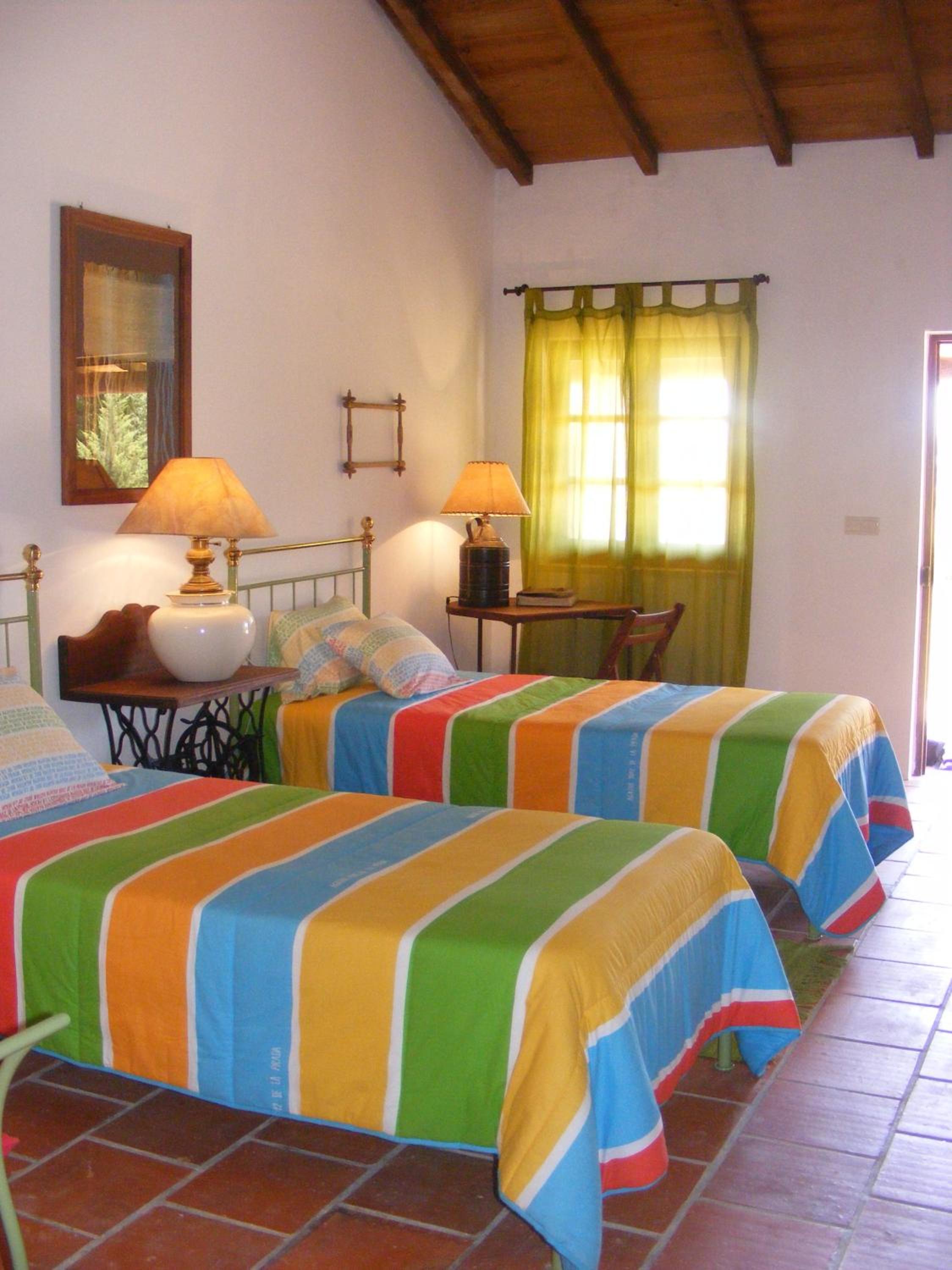 Twin Room - Photo 7