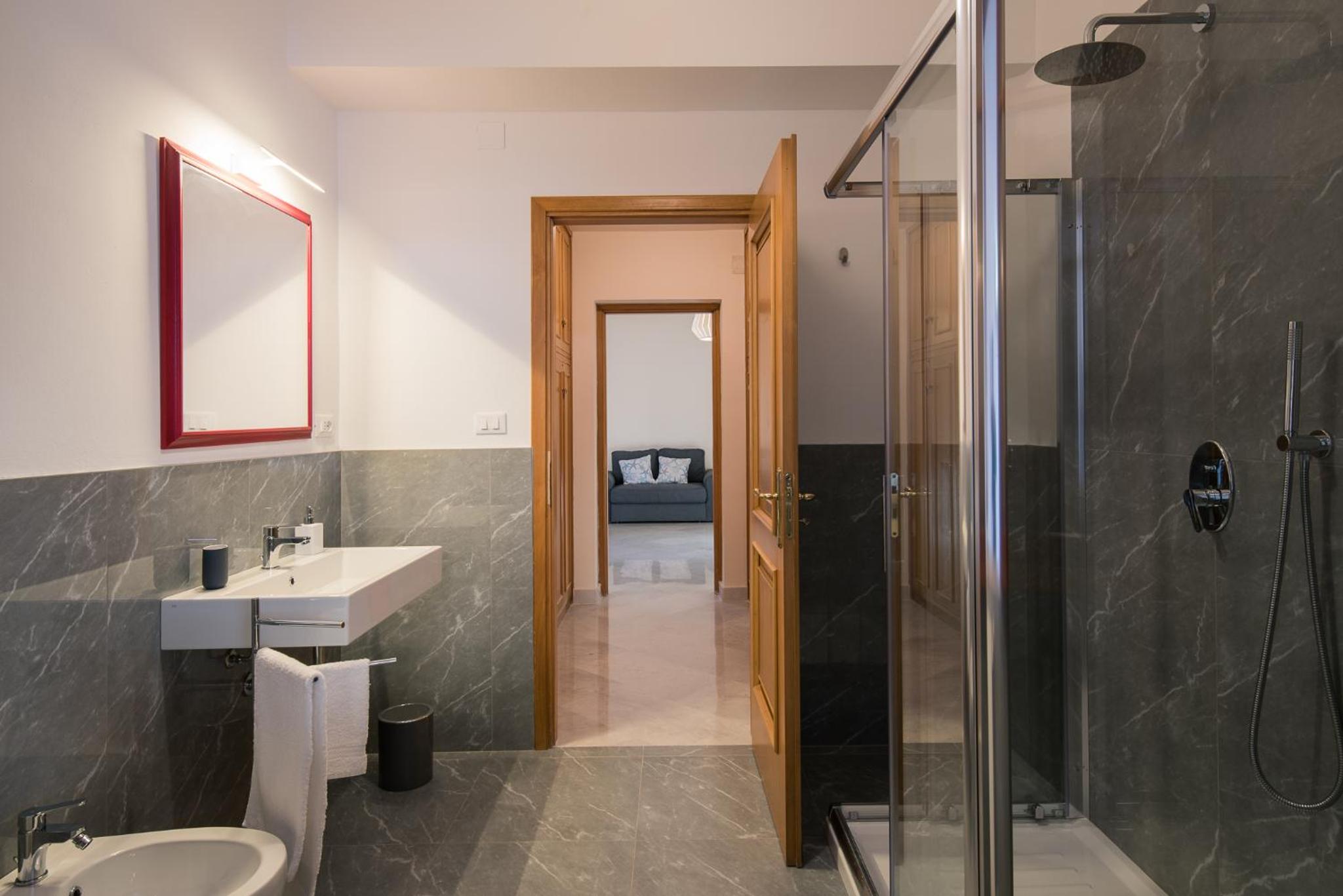 Standard Double Room - Photo 5