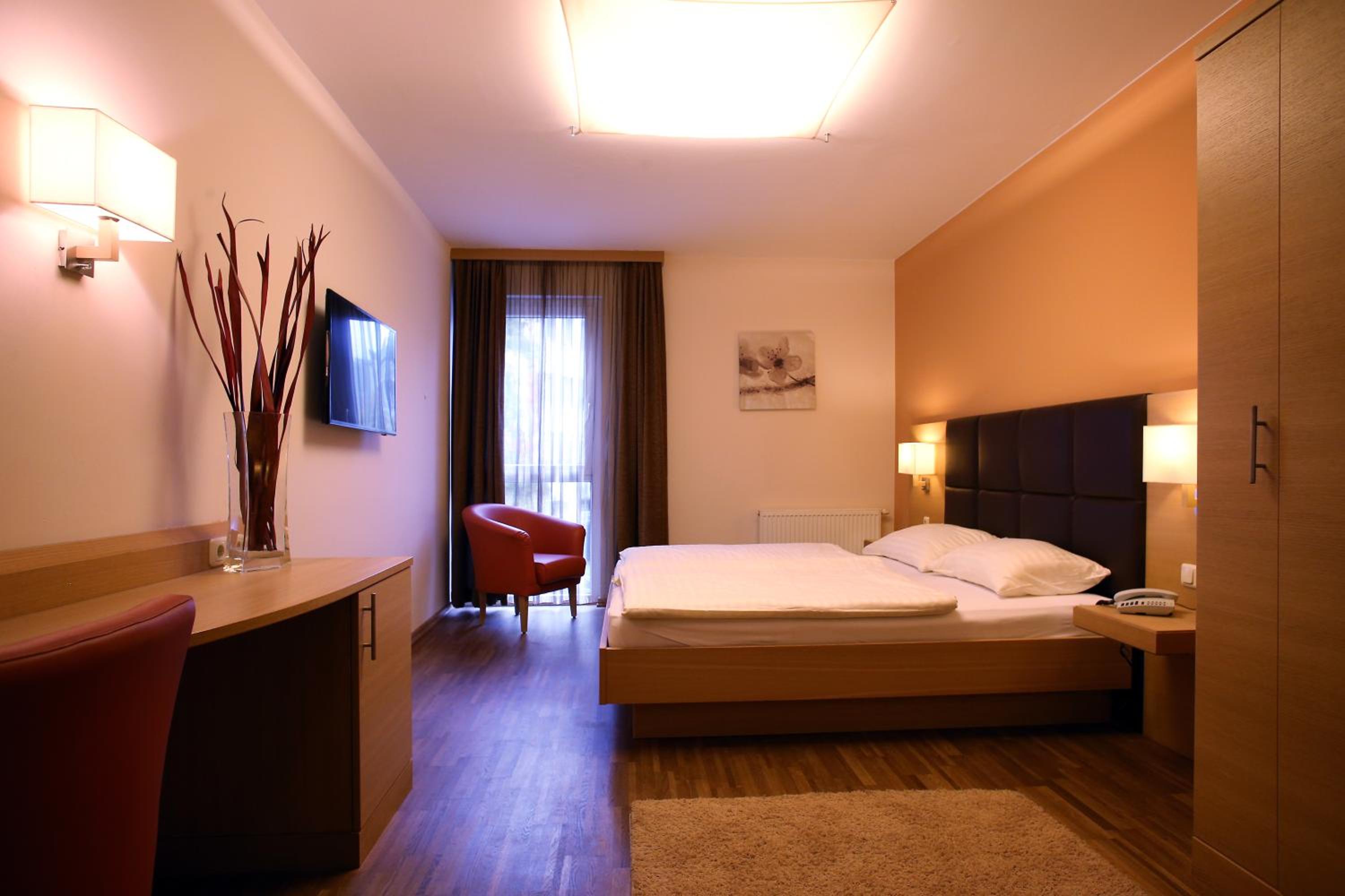 Double Room - Photo 2