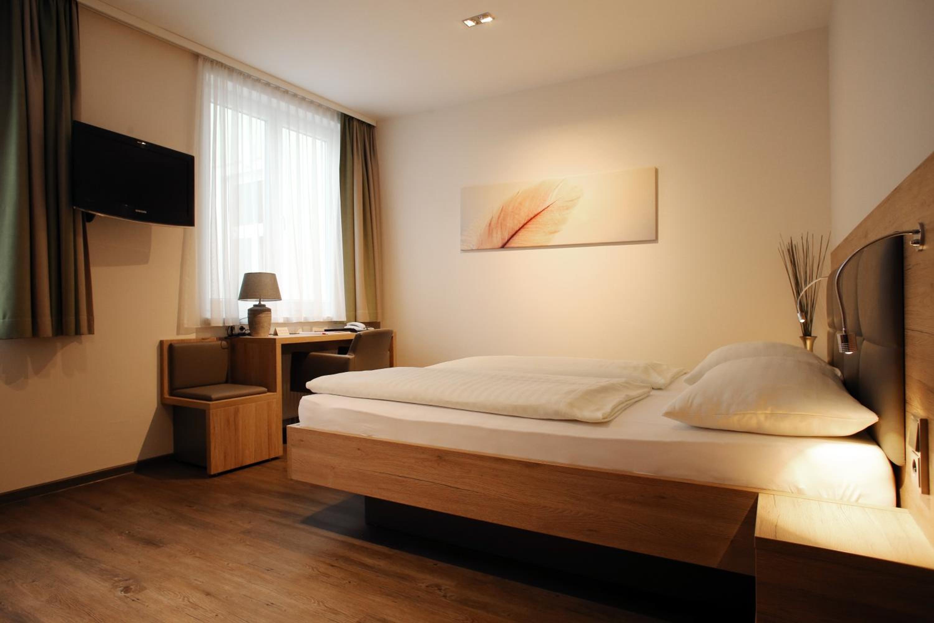 Double Room - Photo 17