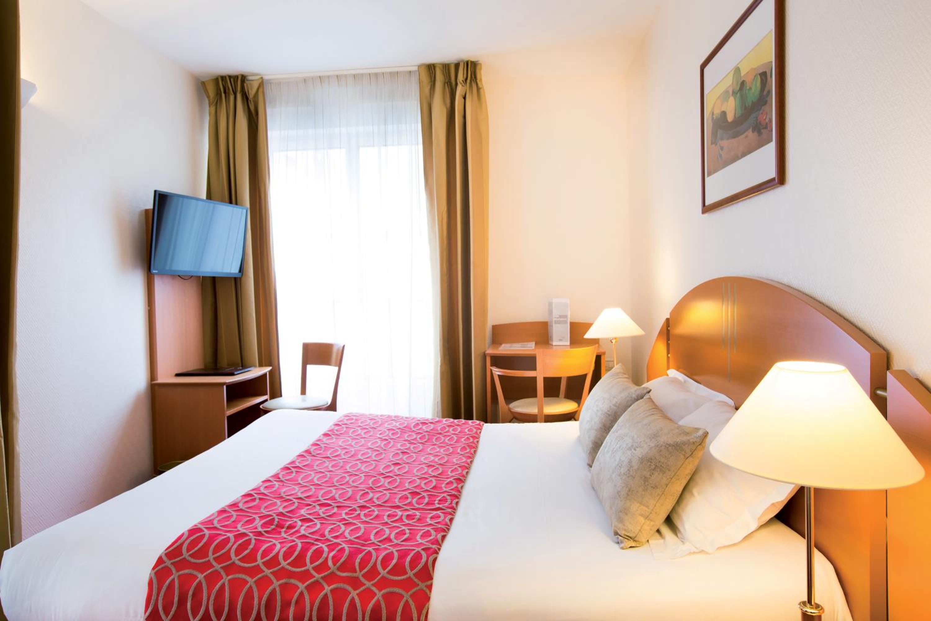 Double room single occupancy