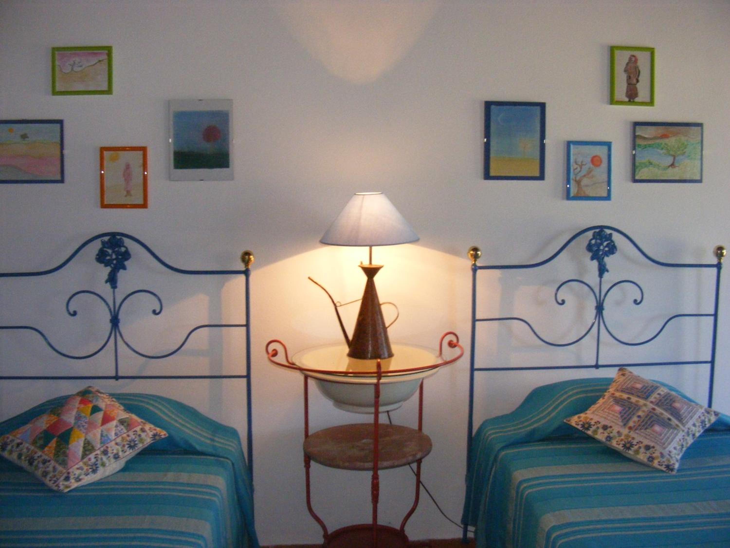 Twin Room - Photo 2
