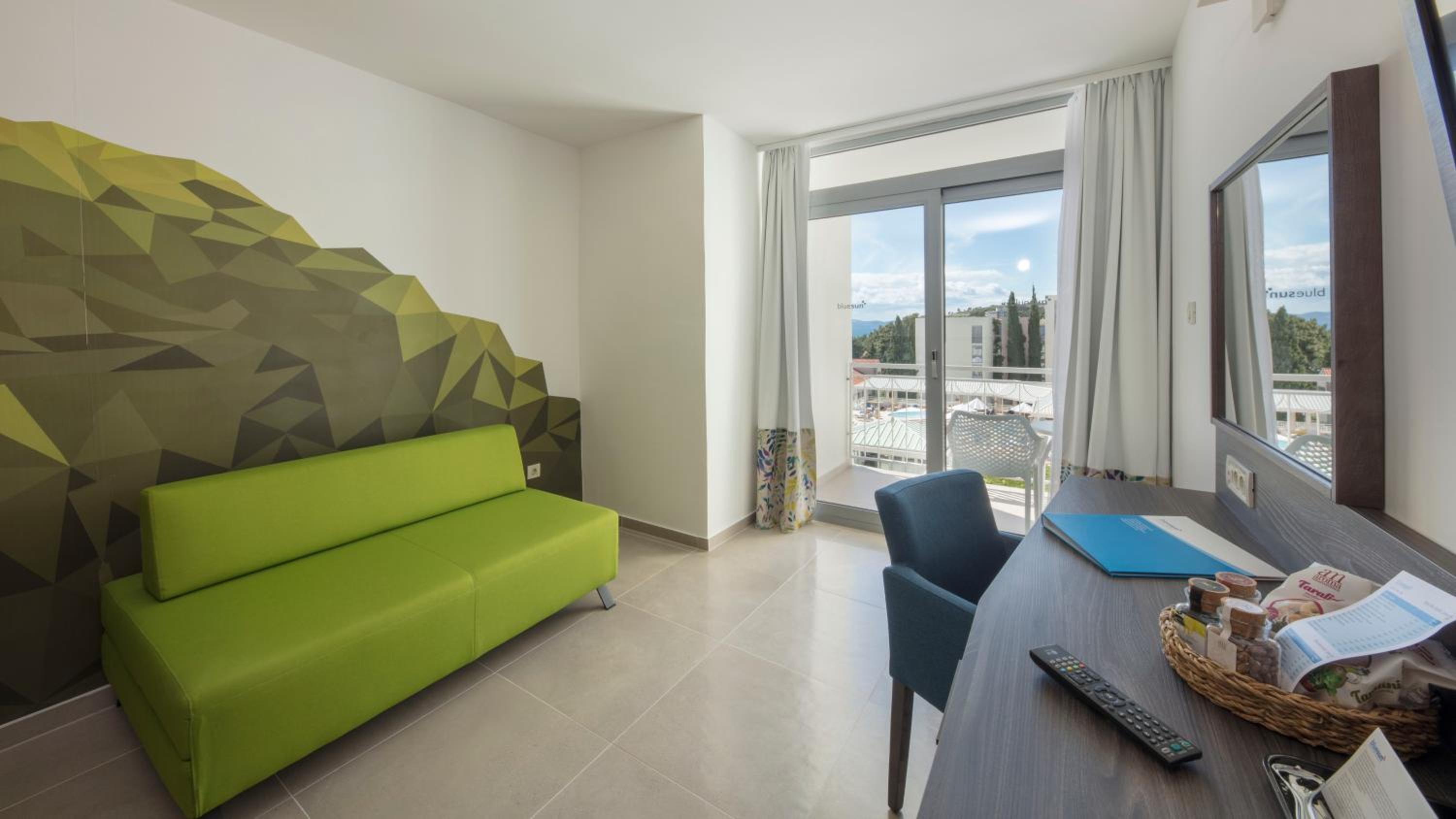 Superior Sea Side Double Room with Balcony - Photo 4