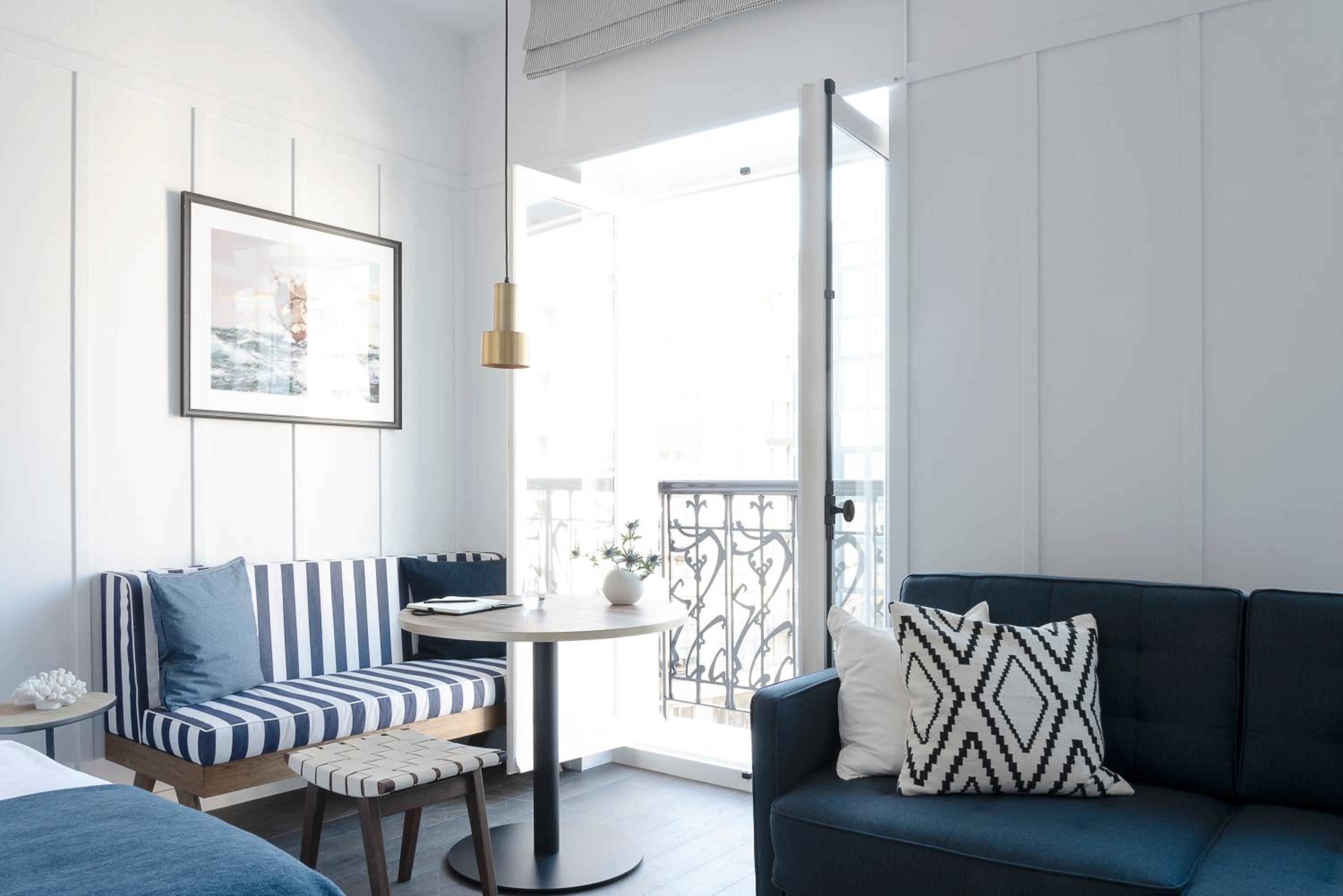 Deluxe Studio with Terrace - Photo 5