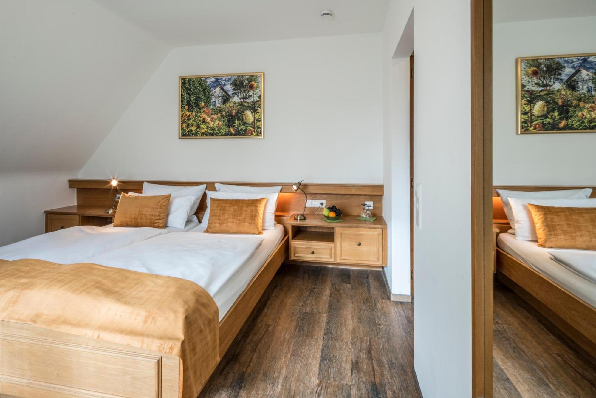 Double Room - Photo 3