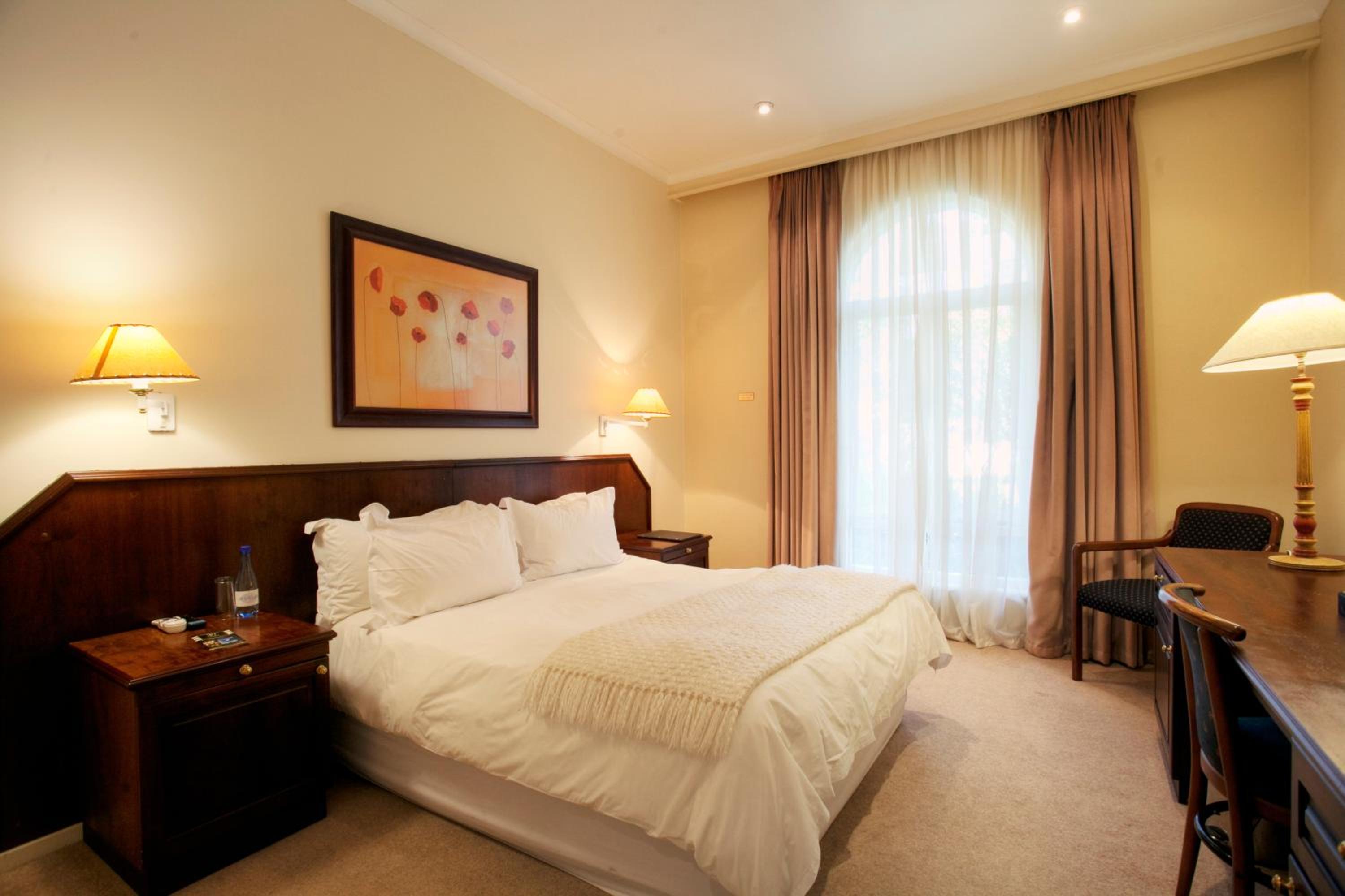 Deluxe Queen Room photo 3