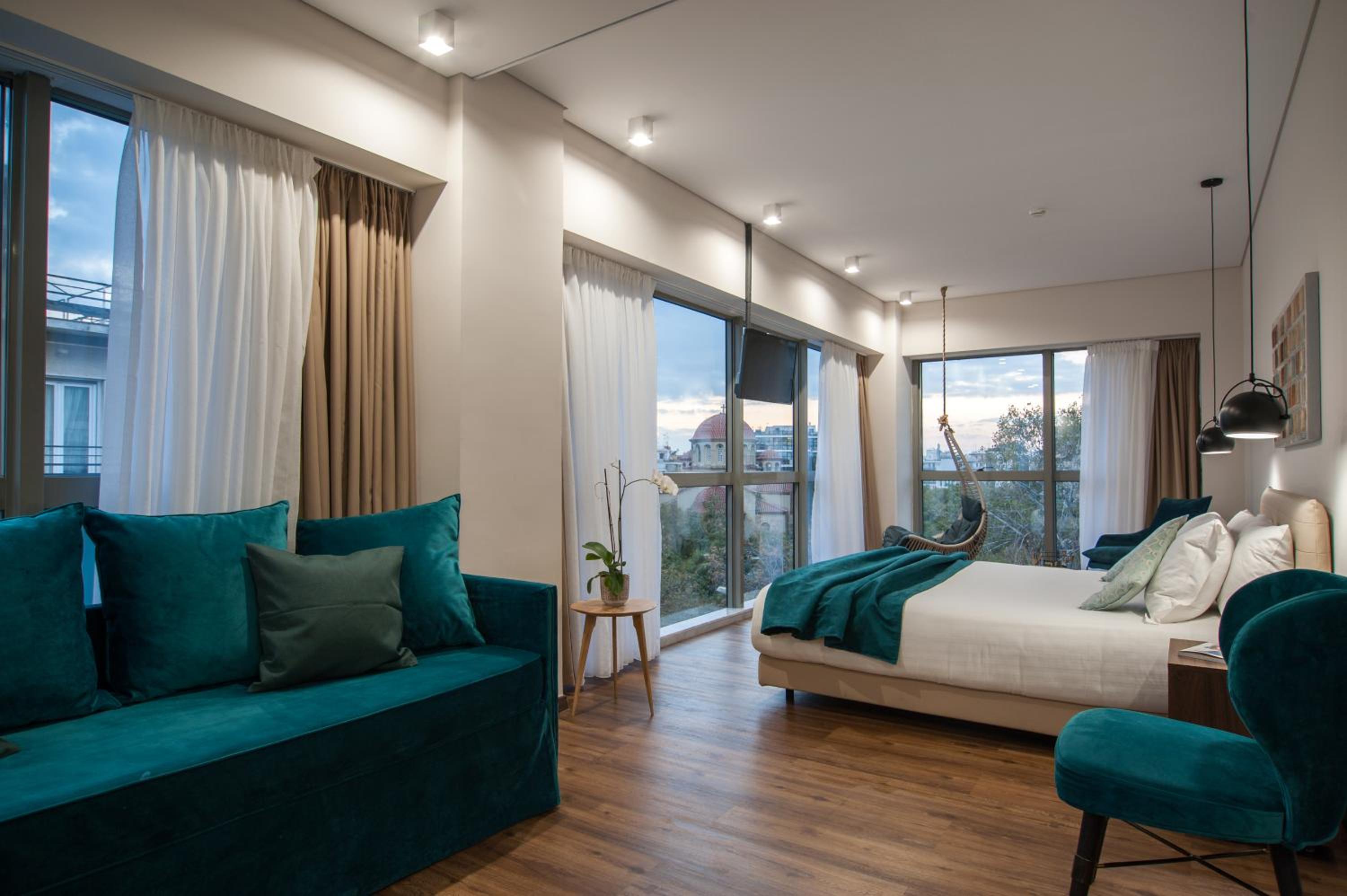 Lifestyle Suite with Acropolis View