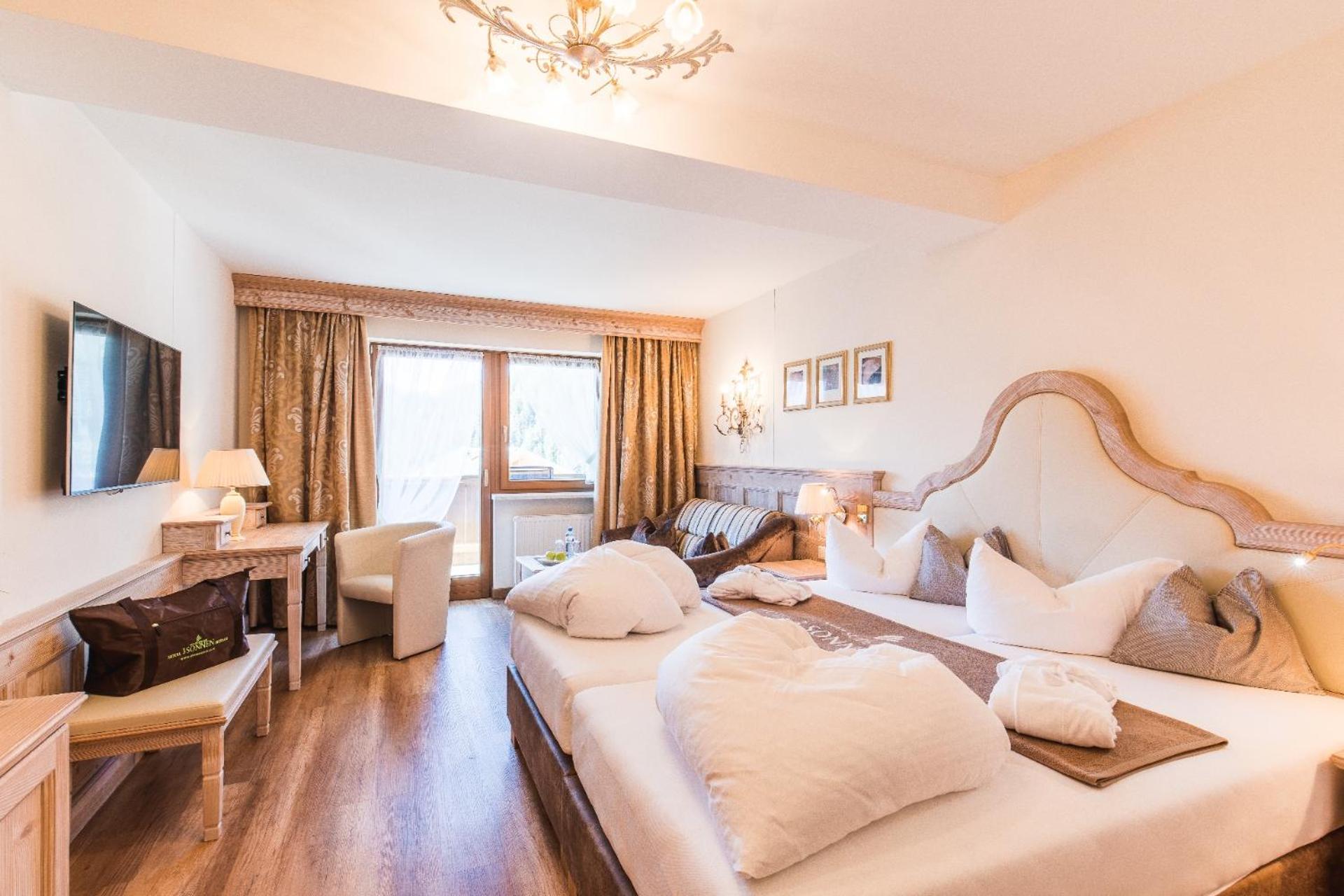 Deluxe Double Room - Photo 1