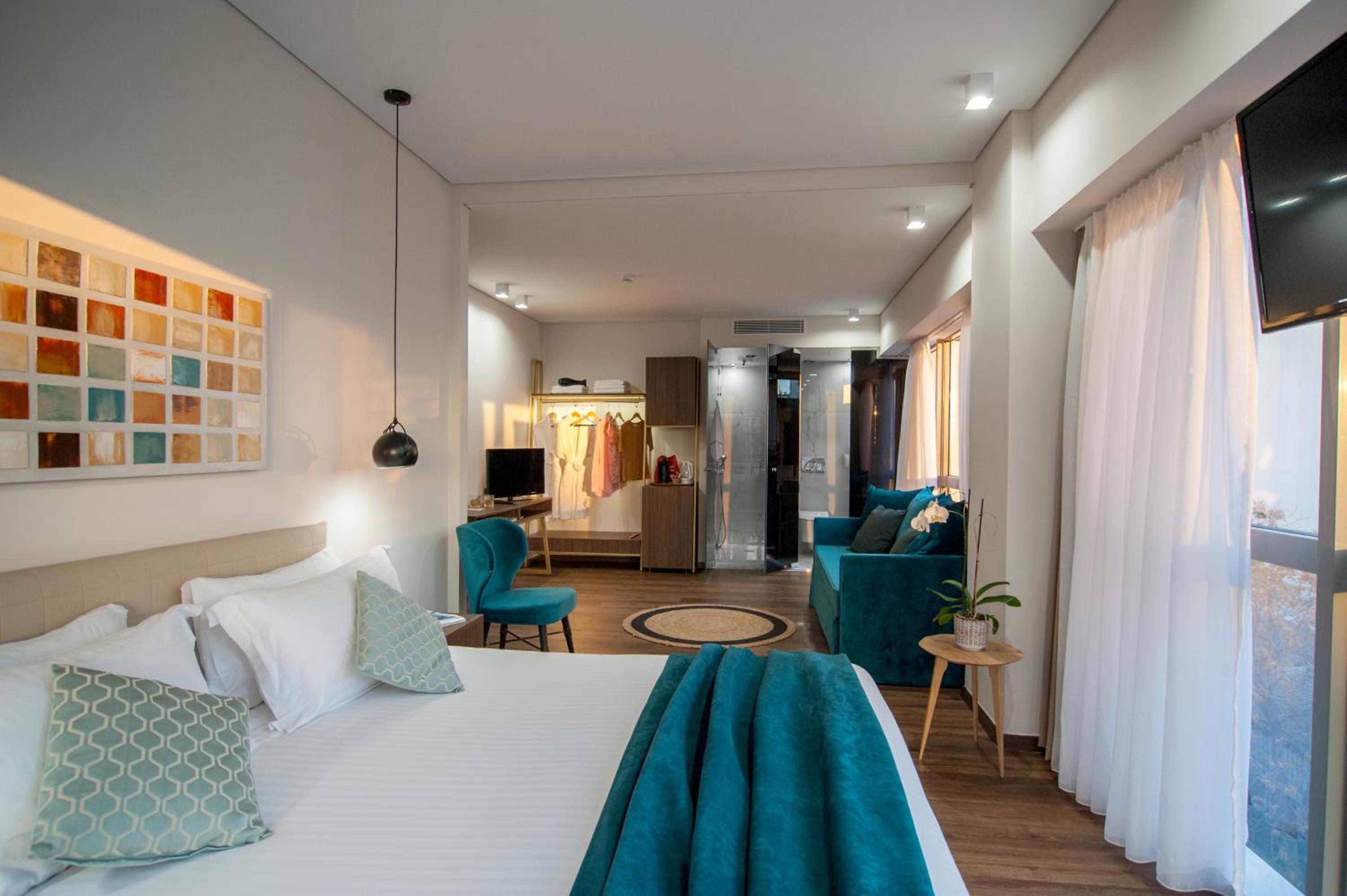 Lifestyle Suite with Acropolis View photo 2
