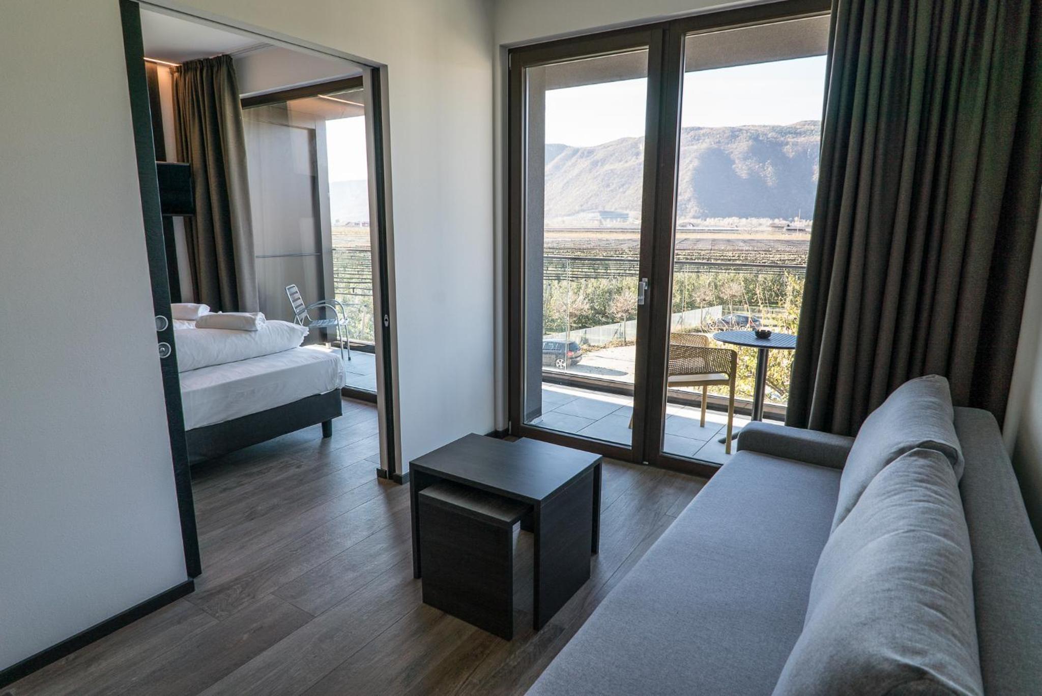 Deluxe Family Suite - Photo 3