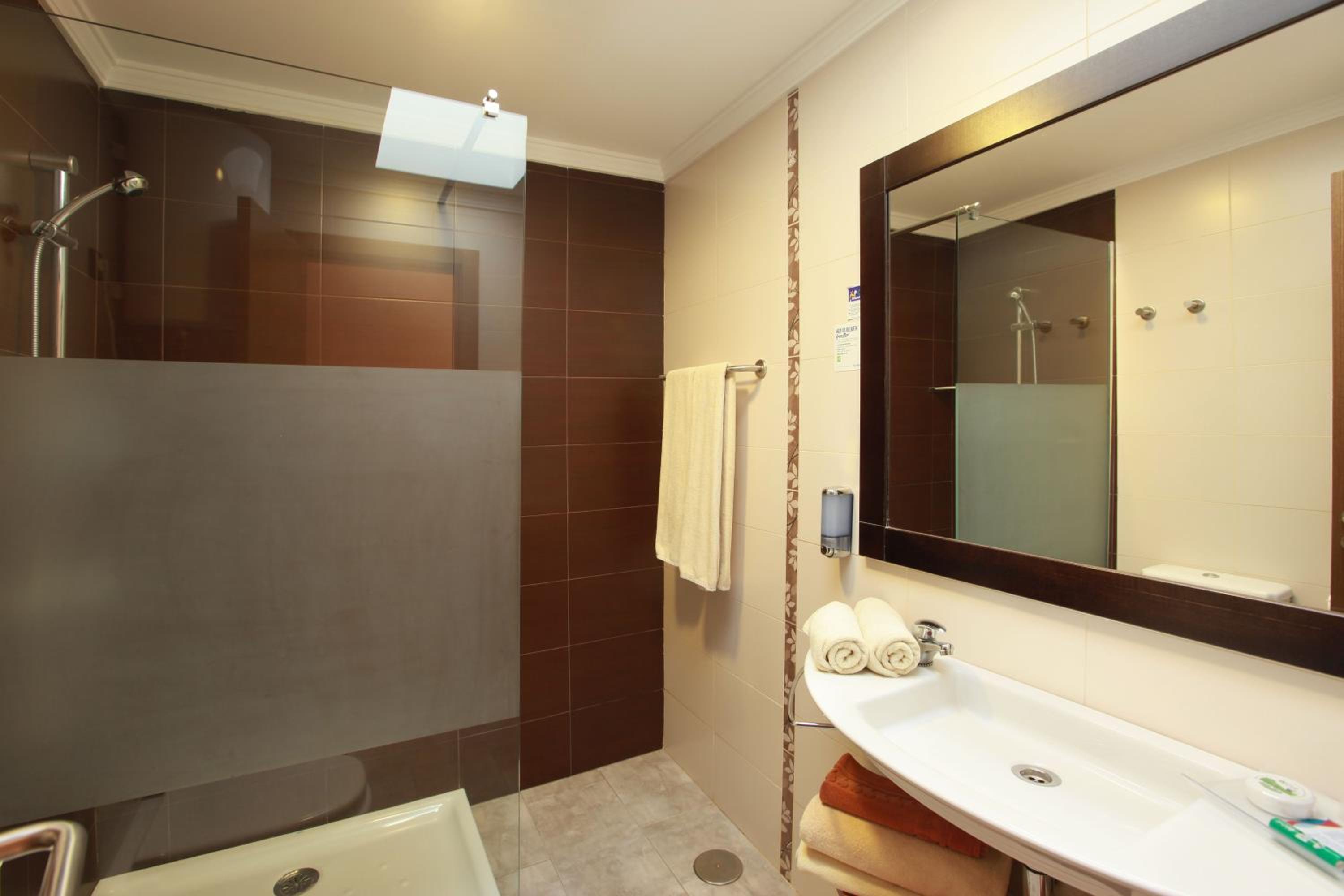 One-Bedroom Apartment (2 Adults + 1 Child) photo 2