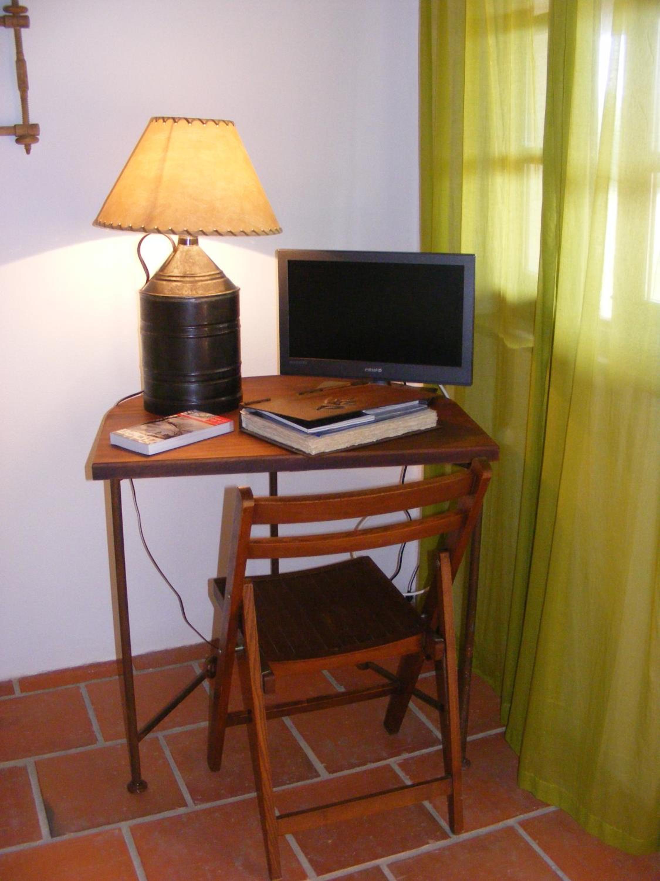 Twin Room - Photo 6