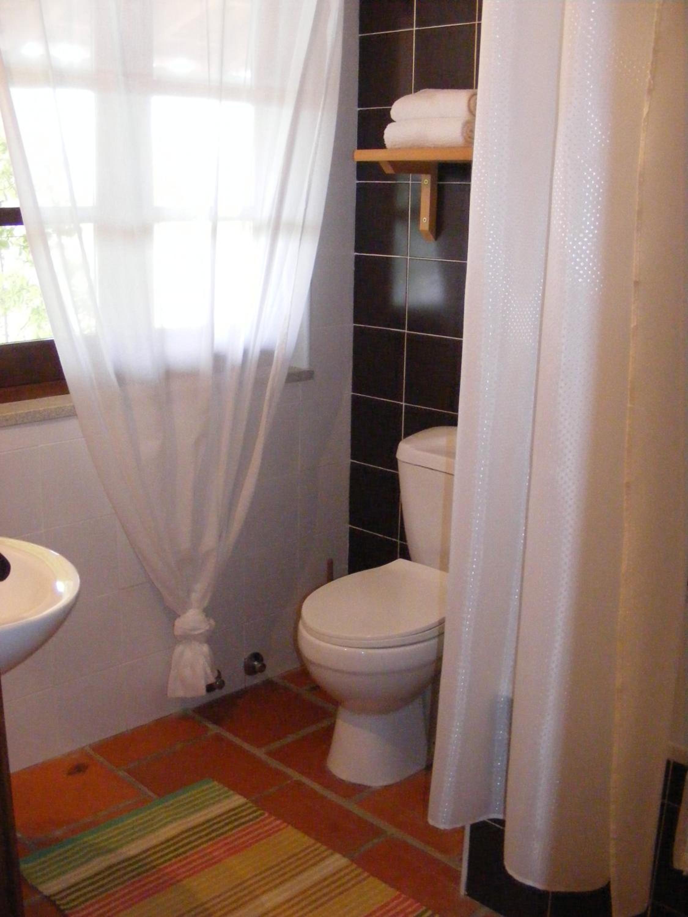 Twin Room - Photo 5